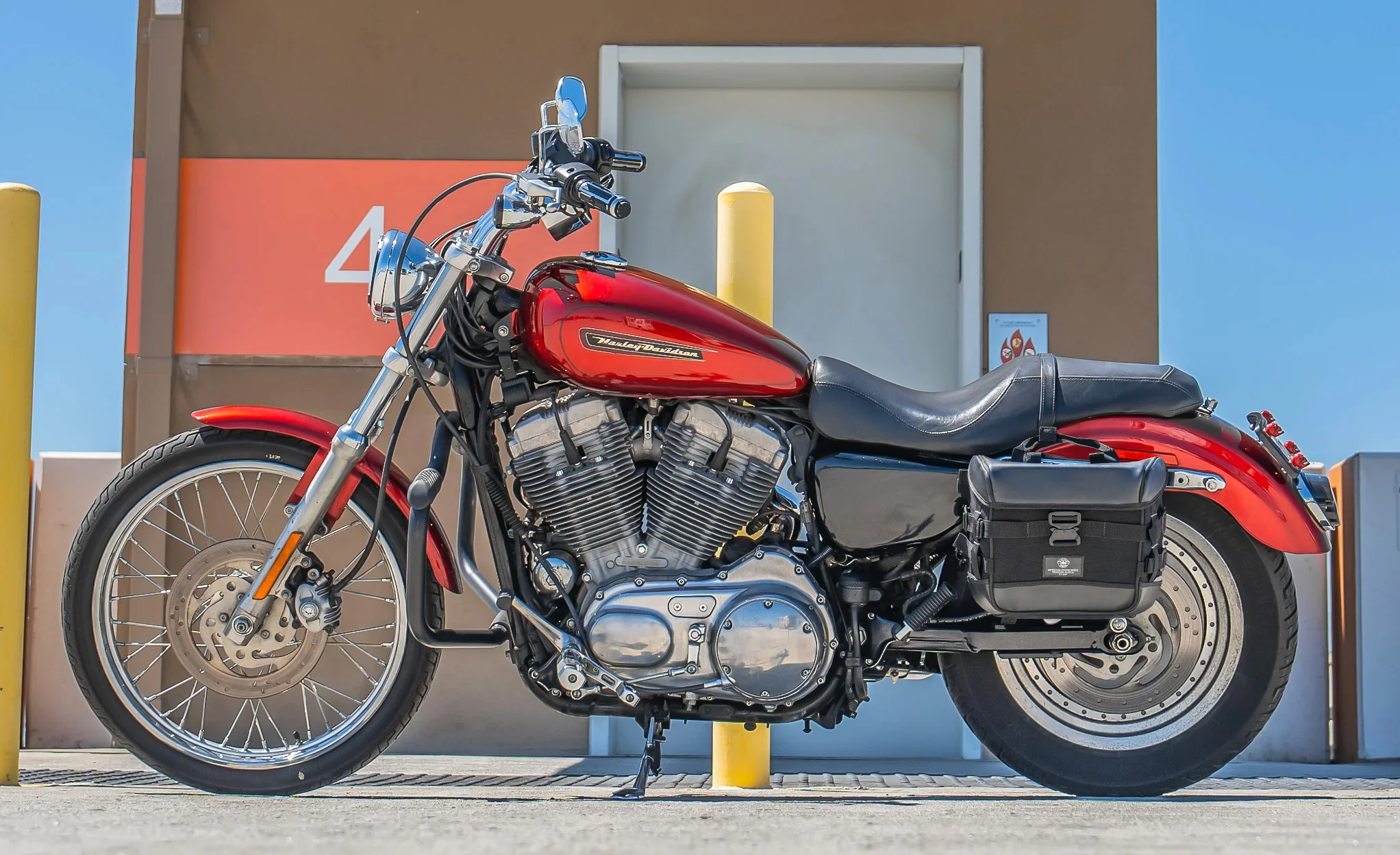10L - Incognito Quick Mount Small Solo Motorcycle Saddlebag (Left Only) for Harley Sportster 883 Custom XL883C/XLH883C - Image 2