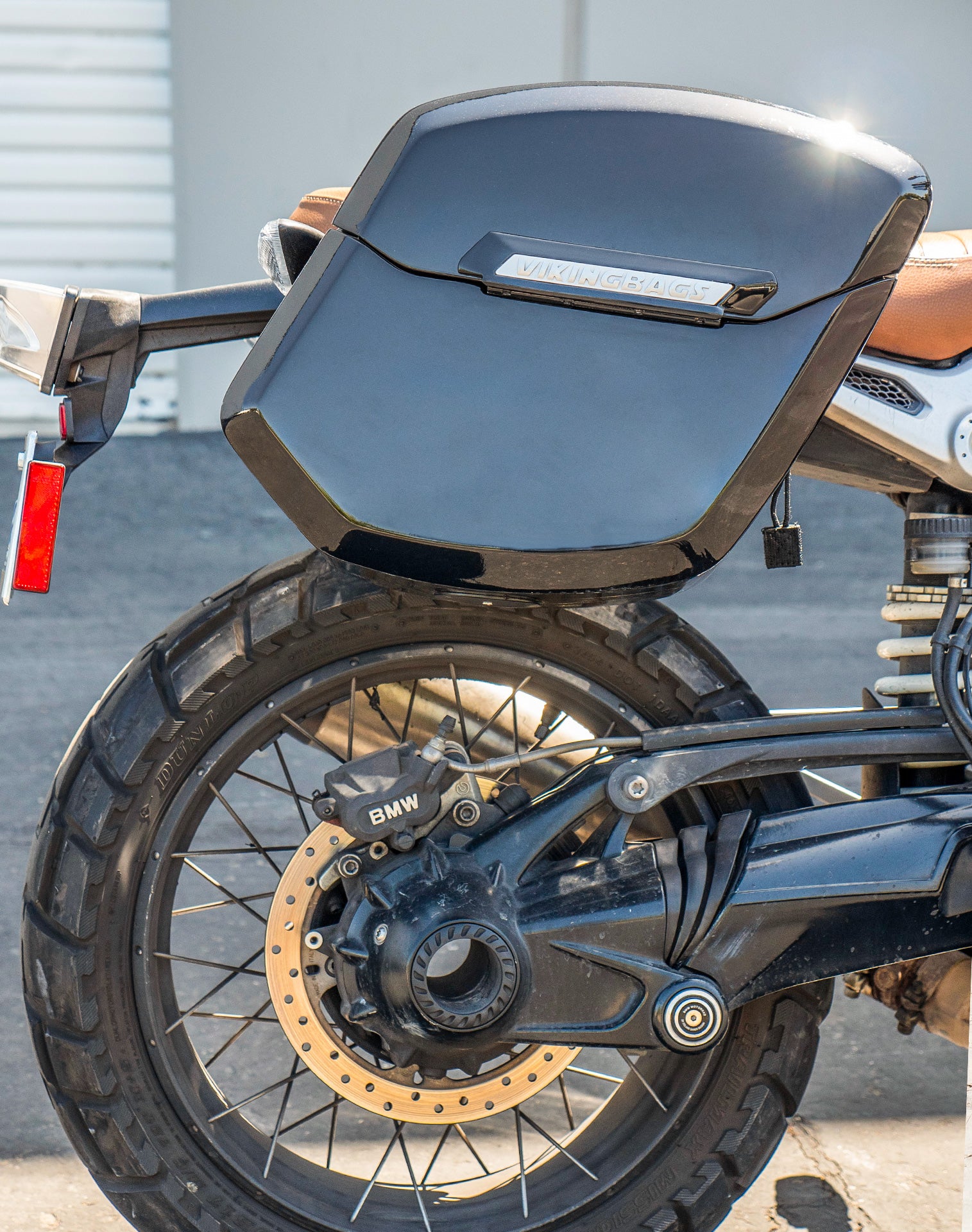 12L - Ironclad Quick Mount Medium BMW R nineT Painted Hard Solo Saddlebag (Right Only) - Image 4