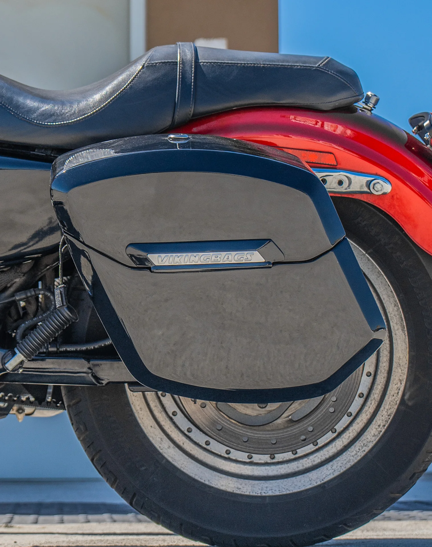 12L - Ironclad Quick Mount Medium Harley Sportster 883 Custom XL883C Painted Hard Solo Saddlebag (Left Only) - Image 4