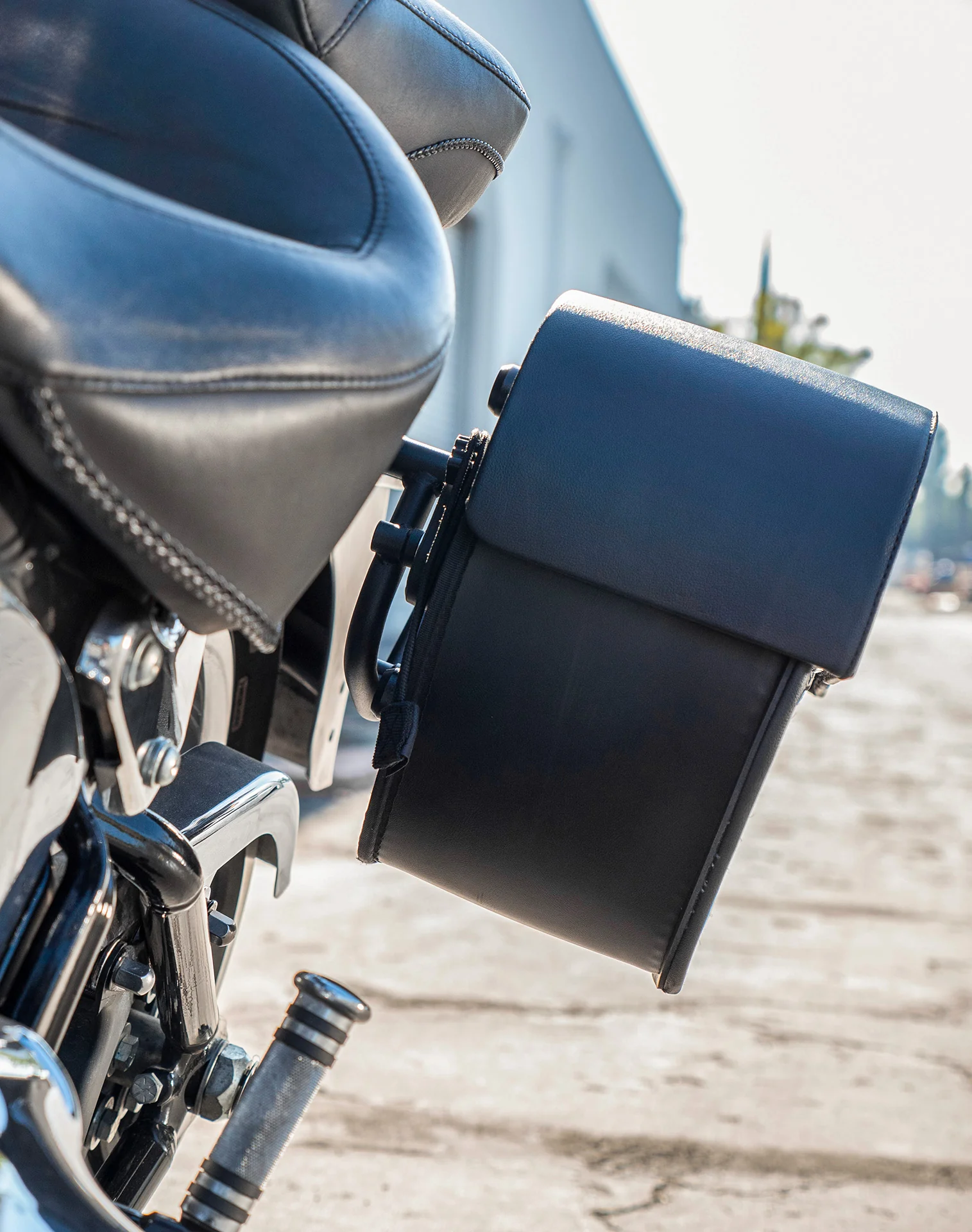 28L - Panzer Medium Quick Mount Motorcycle Saddlebags for Harley Softail Fat Boy Lo FLSTFB - Image 5