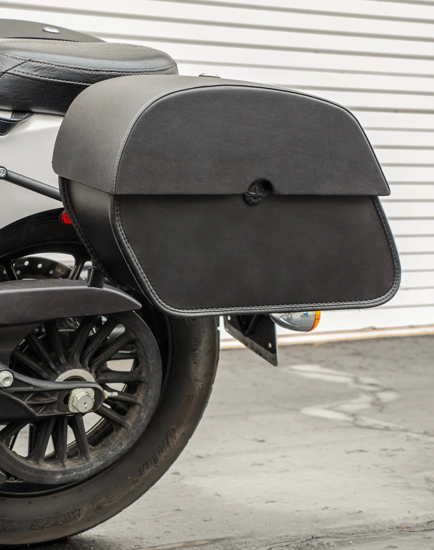 28L - Panzer Quick-Mount Medium Indian Scout Classic 2025+ Motorcycle Saddlebags - Image 4