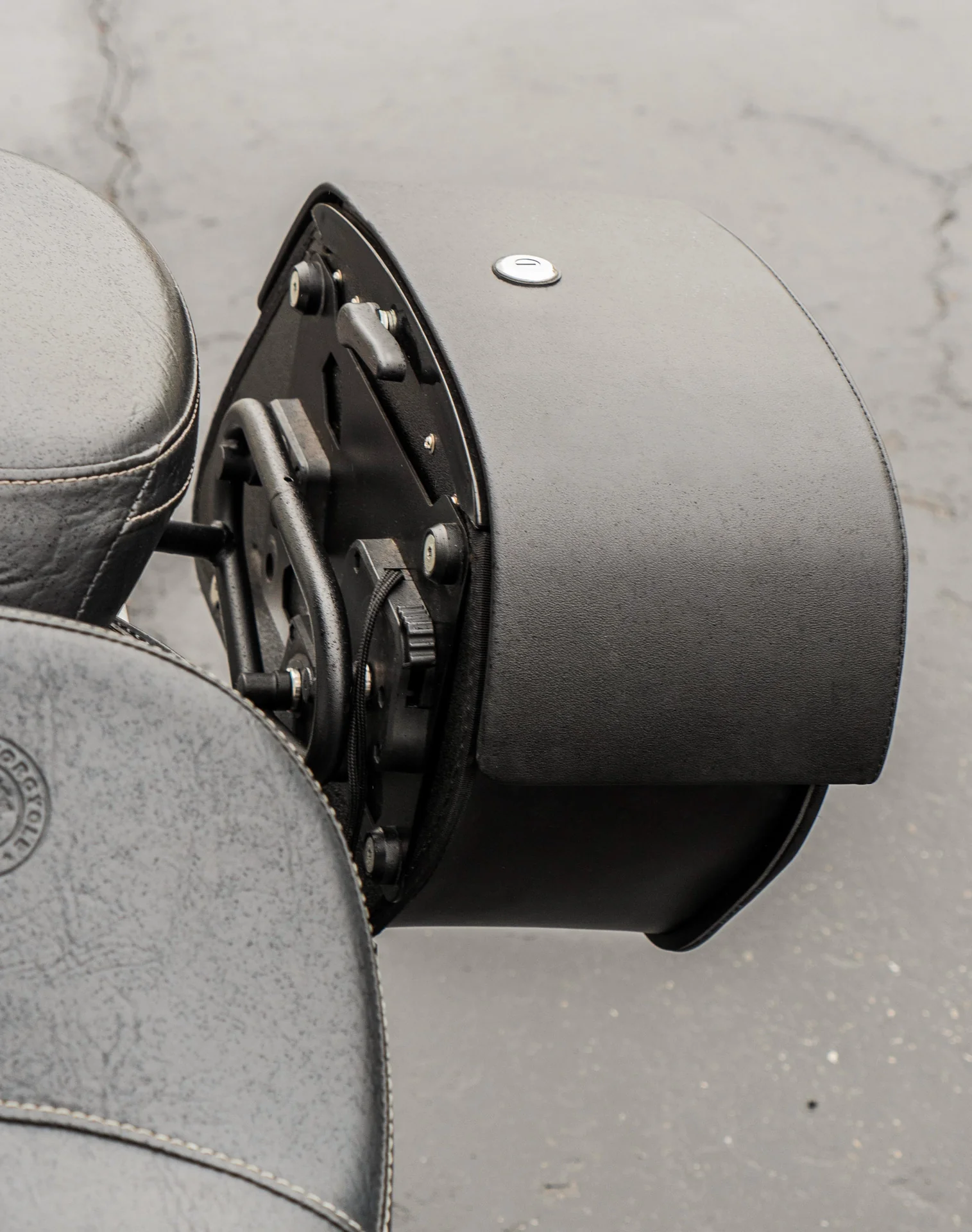 28L - Panzer Quick-Mount Medium Indian Scout Sixty Classic 2025+ Motorcycle Saddlebags - Image 5