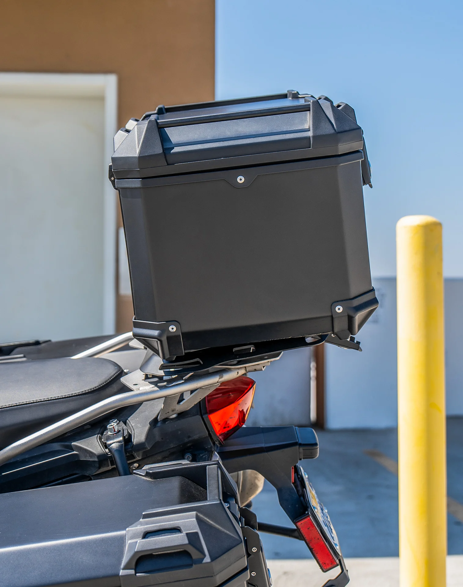 38L - Apex XL BMW F 750 GS Aluminum Top Case Black - Image 5