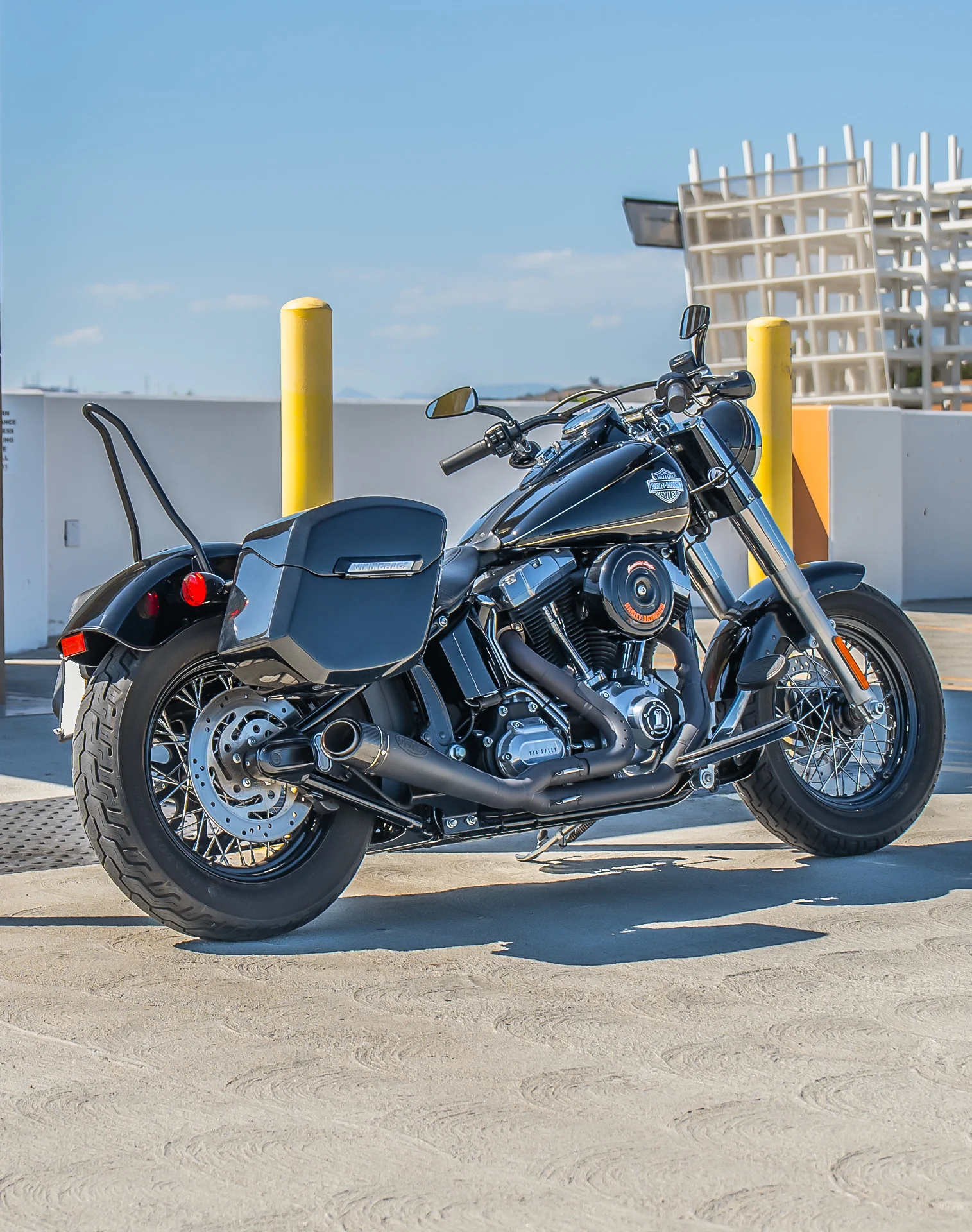 24L - Ironclad Quick-Mount Medium Harley Softail Slim FLS Painted Hard Saddlebags - Image 3