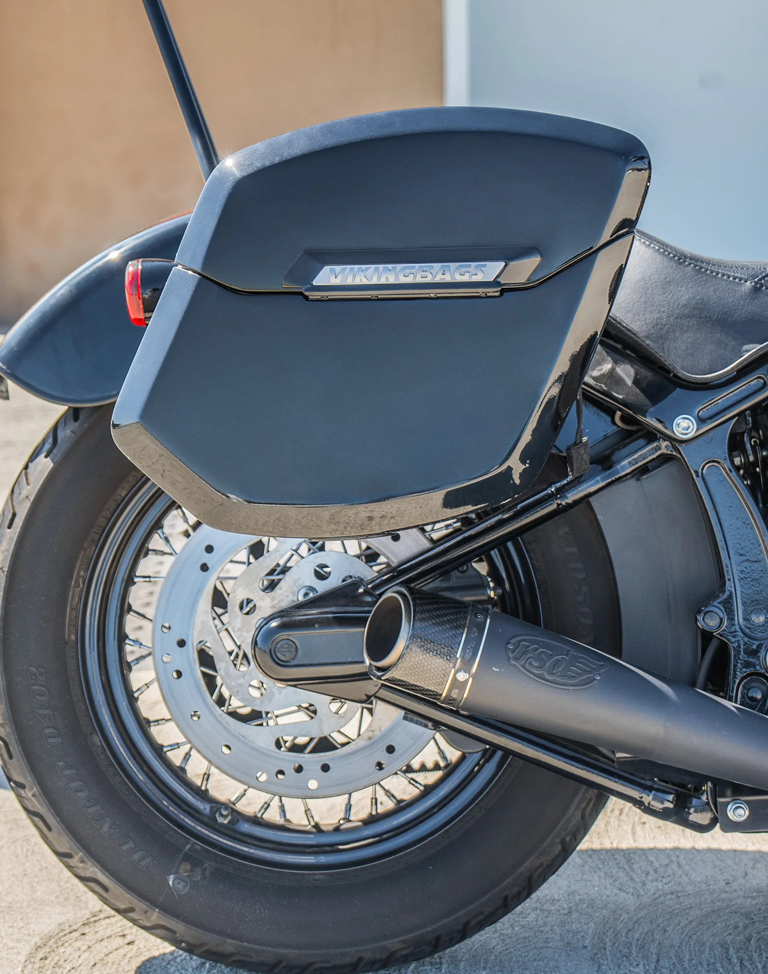 24L - Ironclad Quick-Mount Medium Harley Softail Slim FLS Painted Hard Saddlebags - Image 4