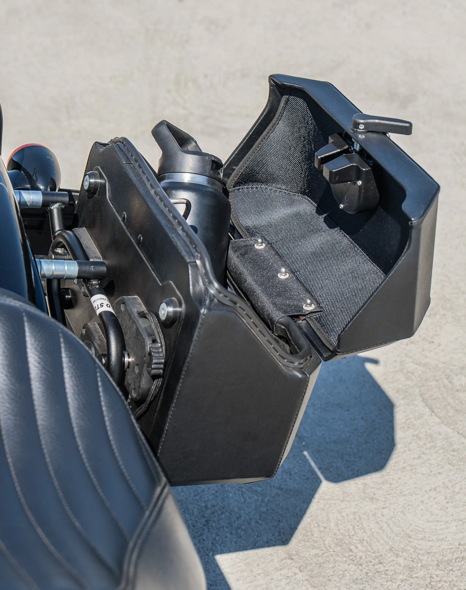 20L - Outlaw Quick-Mount Small Harley Softail Slim FLS Leather Wrapped Hard Saddlebags - Image 6
