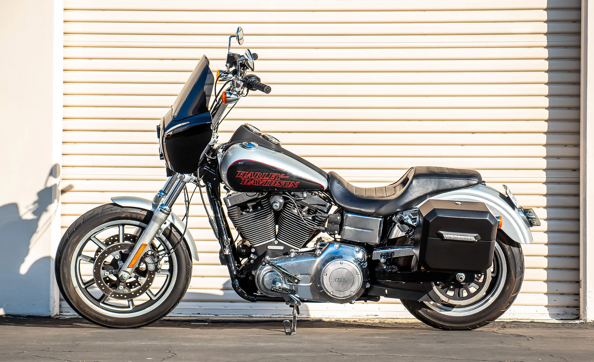 20L - Outlaw Quick-Mount Small Harley Dyna Wide Glide FXDWG Matte Hard Saddlebags - Image 3