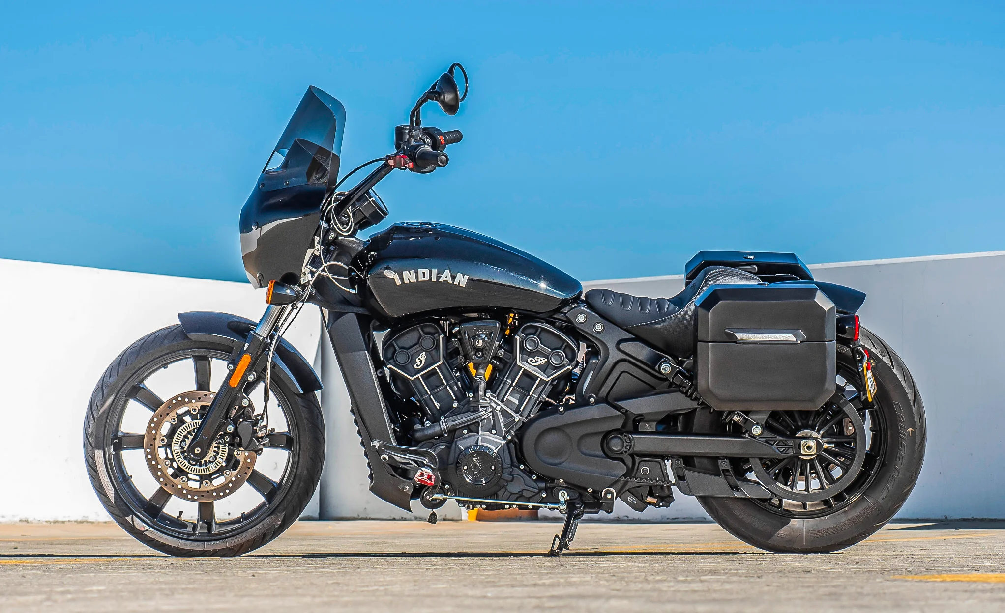 20L - Outlaw Quick-Mount Small Indian Scout Bobber Sixty Matte Hard Saddlebags - Image 2