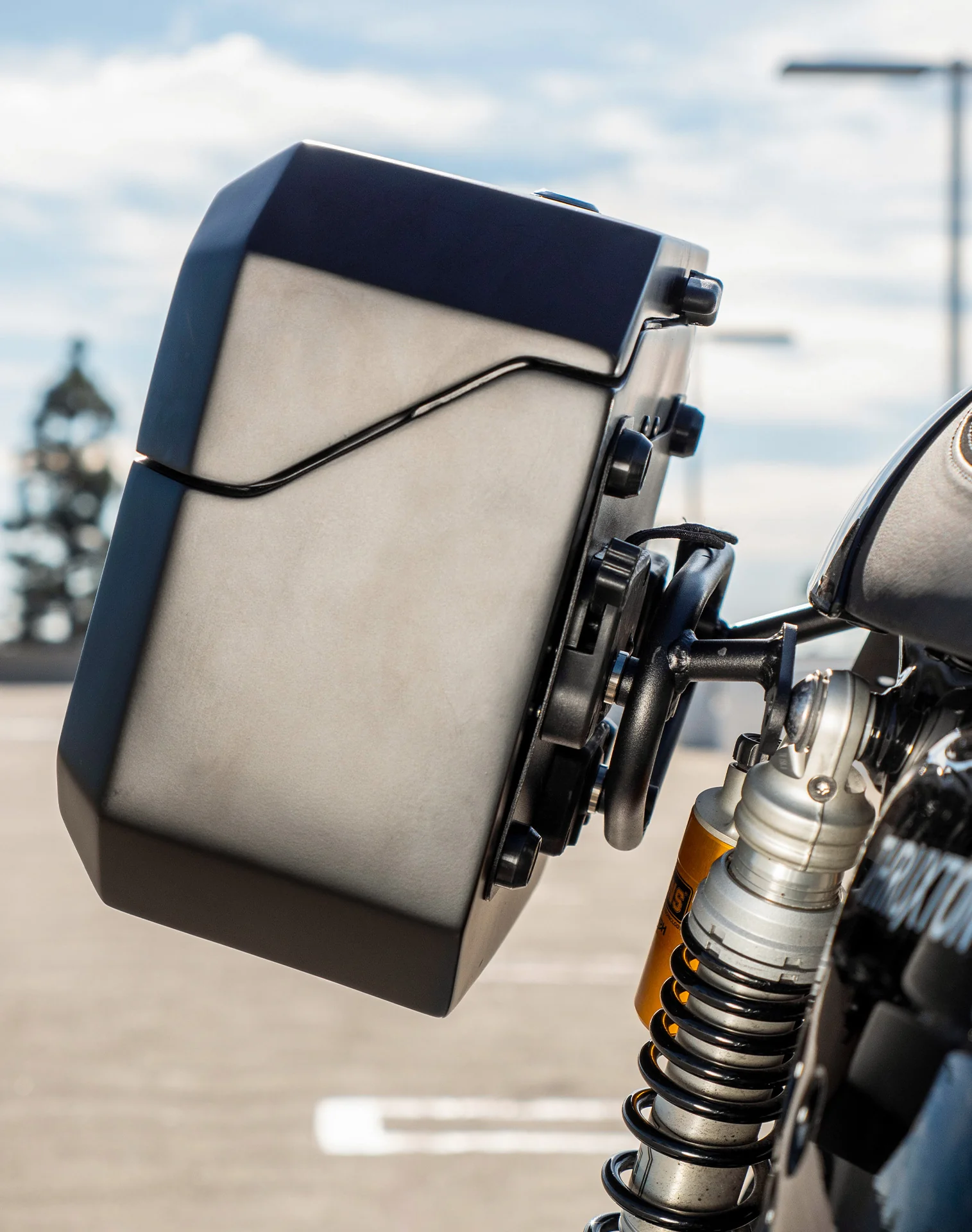 20L - Outlaw Quick-Mount Small Triumph Thruxton RS Matte Hard Saddlebags - Image 5