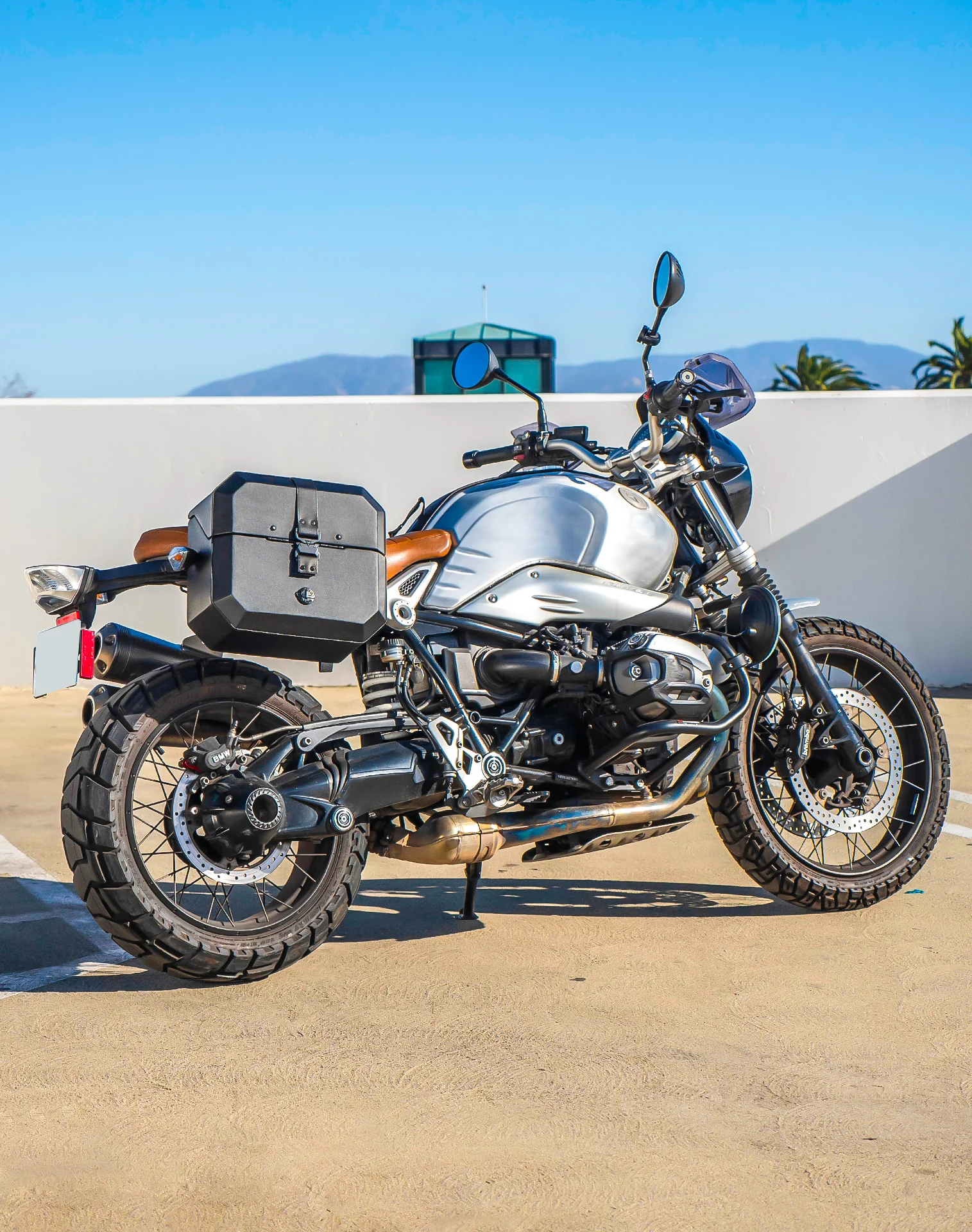 20L - Outlaw Quick-Mount Small BMW R nineT Pure/Racer/GS Leather Wrapped Hard Saddlebags - Image 3