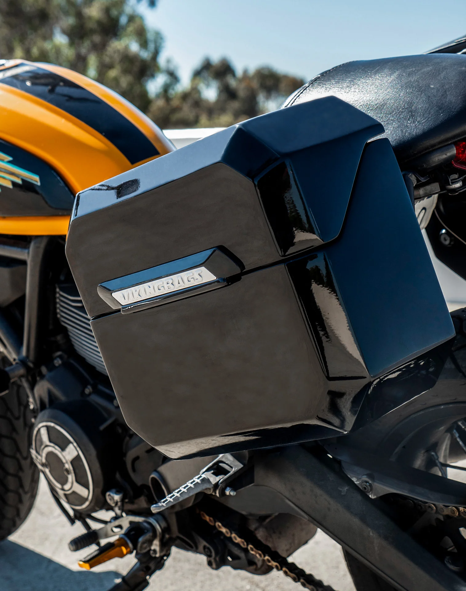 20L - Outlaw Quick-Mount Small Ducati Scrambler (2014-17) Painted Hard Saddlebags - Image 4