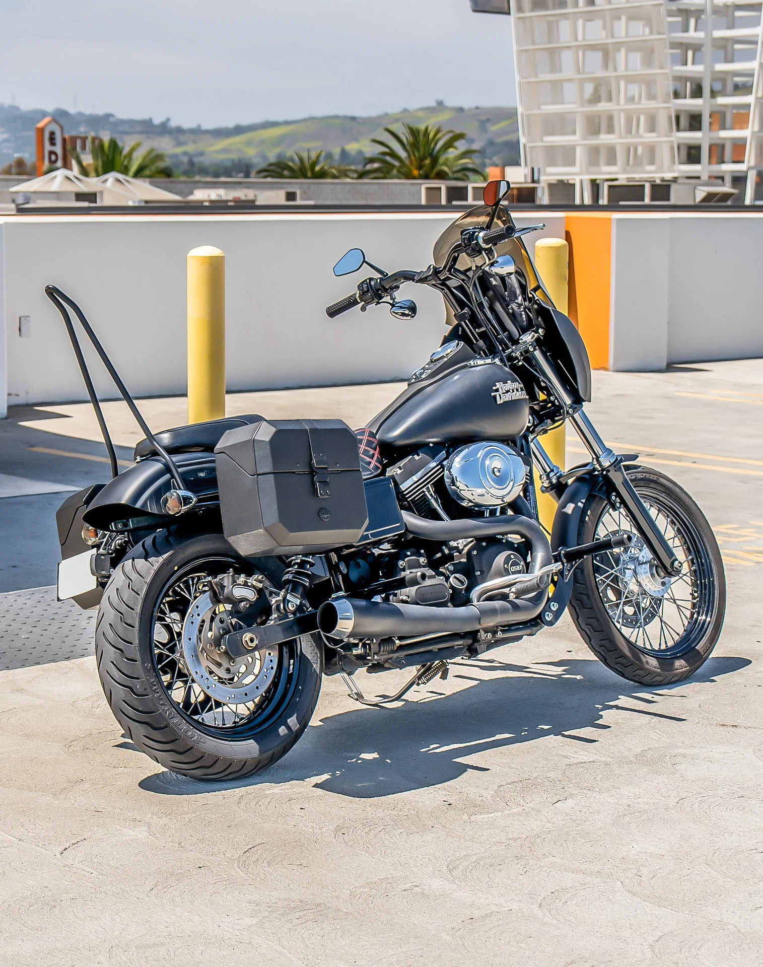 20L - Outlaw Quick-Mount Small Harley Dyna Street Bob FXDB Leather Wrapped Hard Saddlebags - Image 3