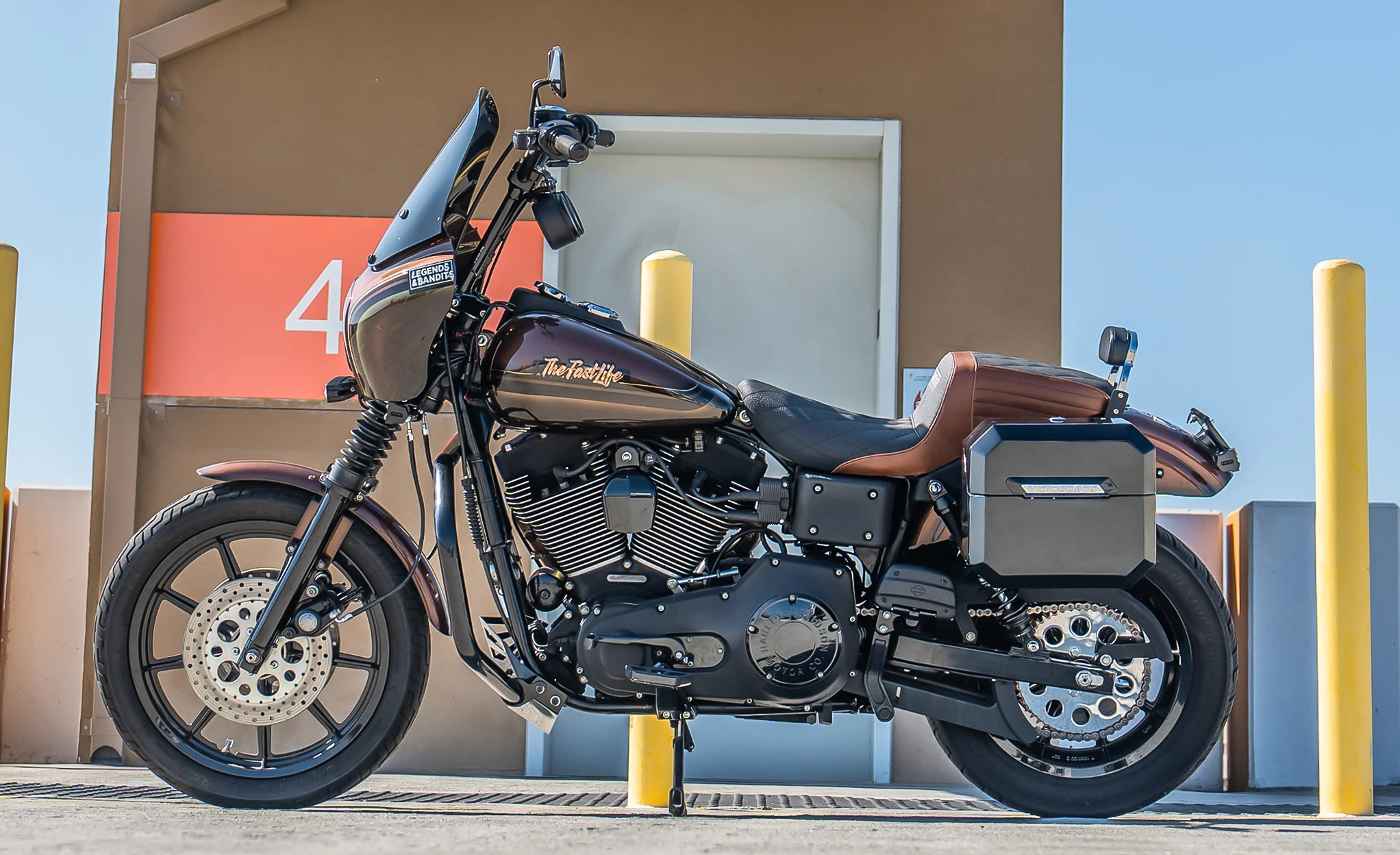 20L - Outlaw Quick-Mount Small Harley Dyna Super Glide FXD Painted Hard Saddlebags - Image 2