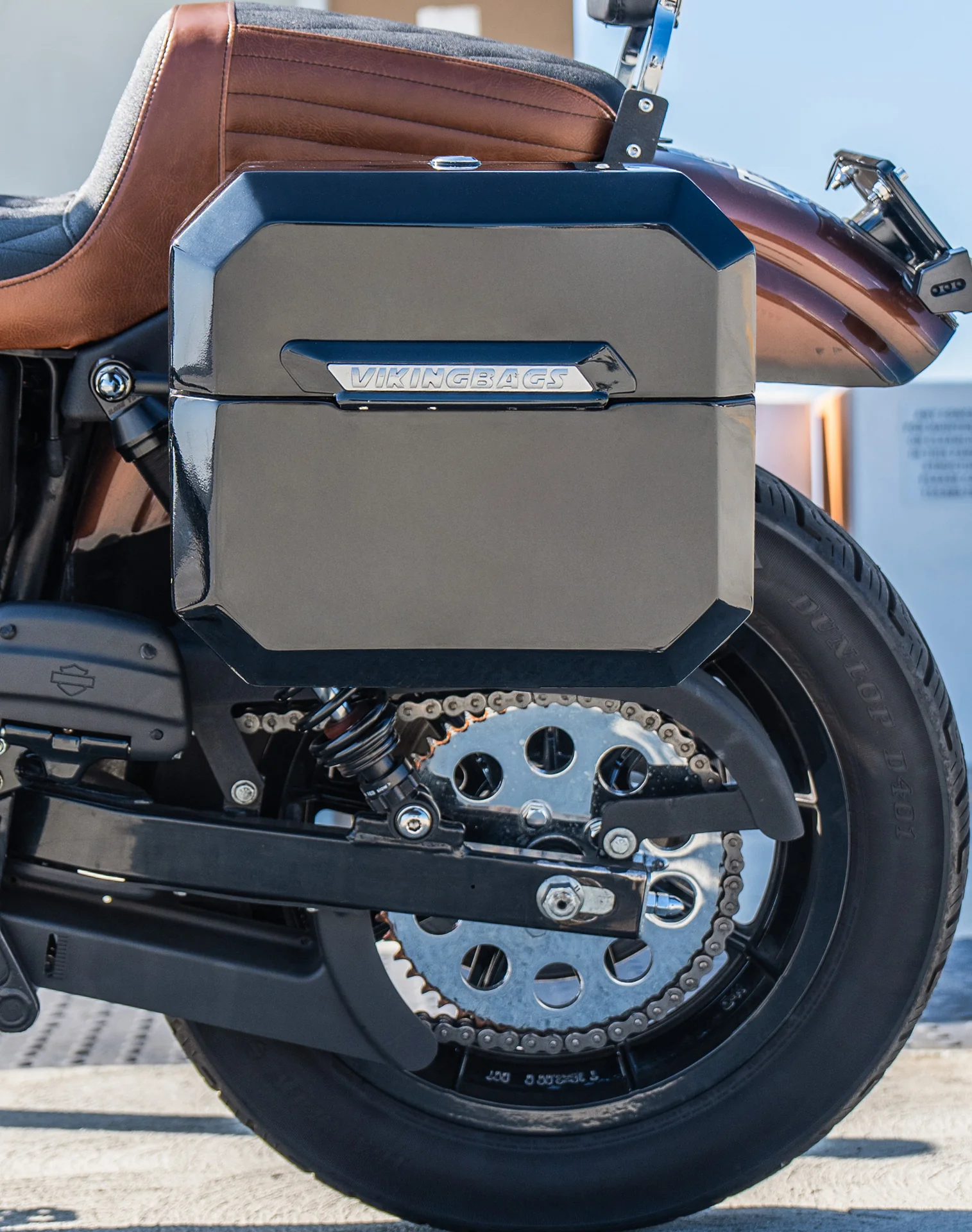 20L - Outlaw Quick-Mount Small Harley Dyna Super Glide FXD Painted Hard Saddlebags - Image 4