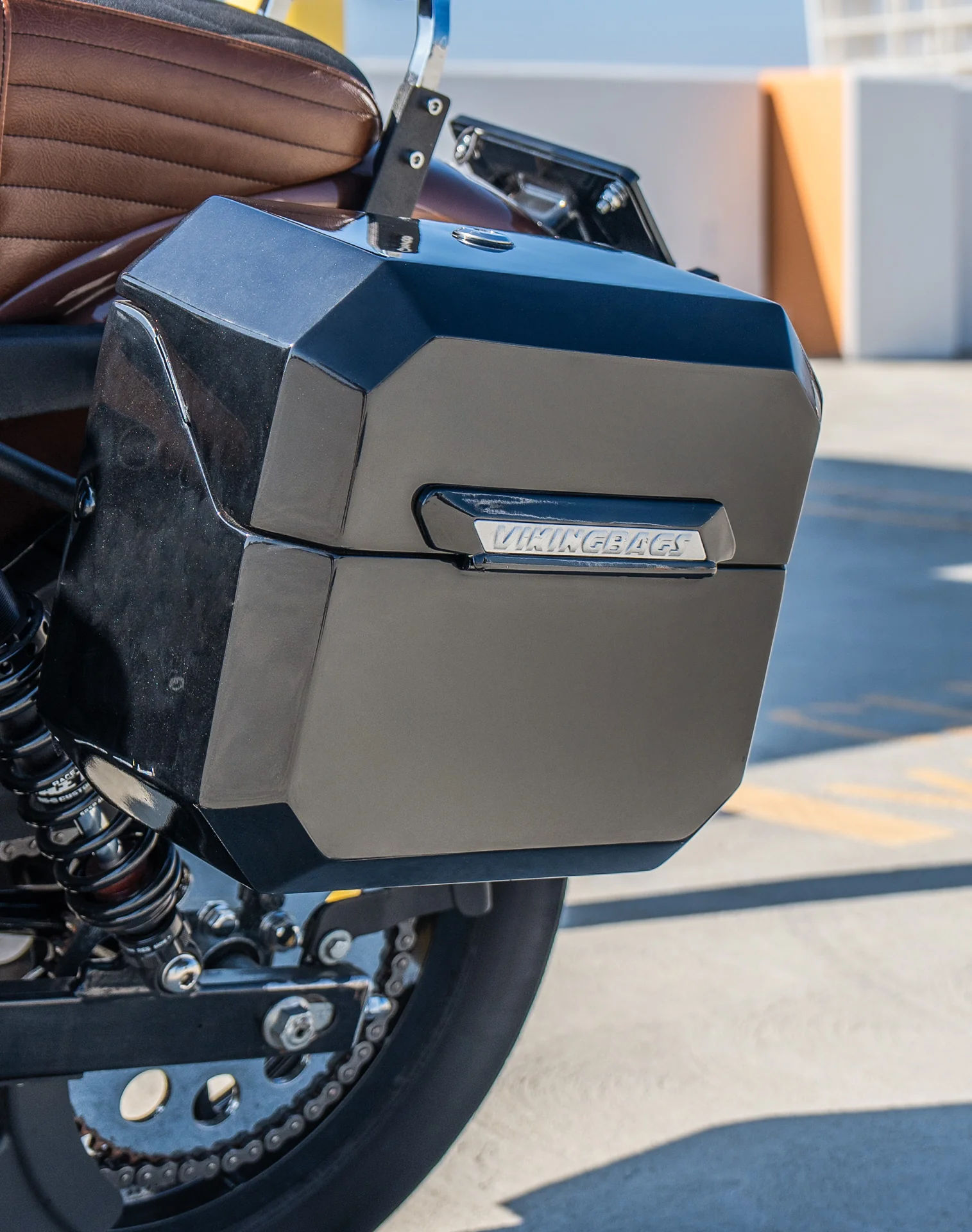 20L - Outlaw Quick-Mount Small Harley Dyna Super Glide FXD Painted Hard Saddlebags - Image 5