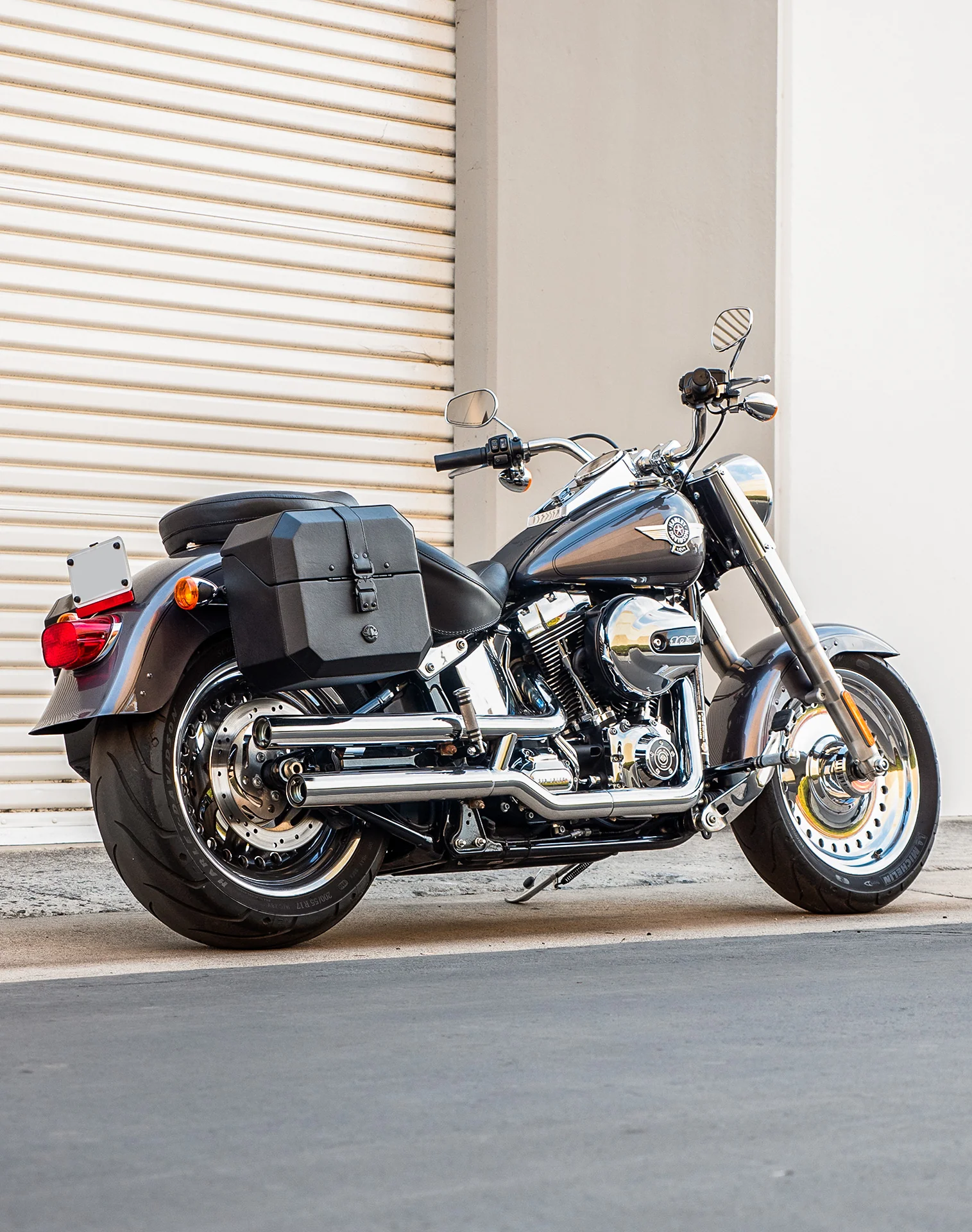 20L - Outlaw Quick-Mount Small Leather Wrapped Hard Saddlebags for Harley Softail Fat Boy Lo FLSTFB - Image 3