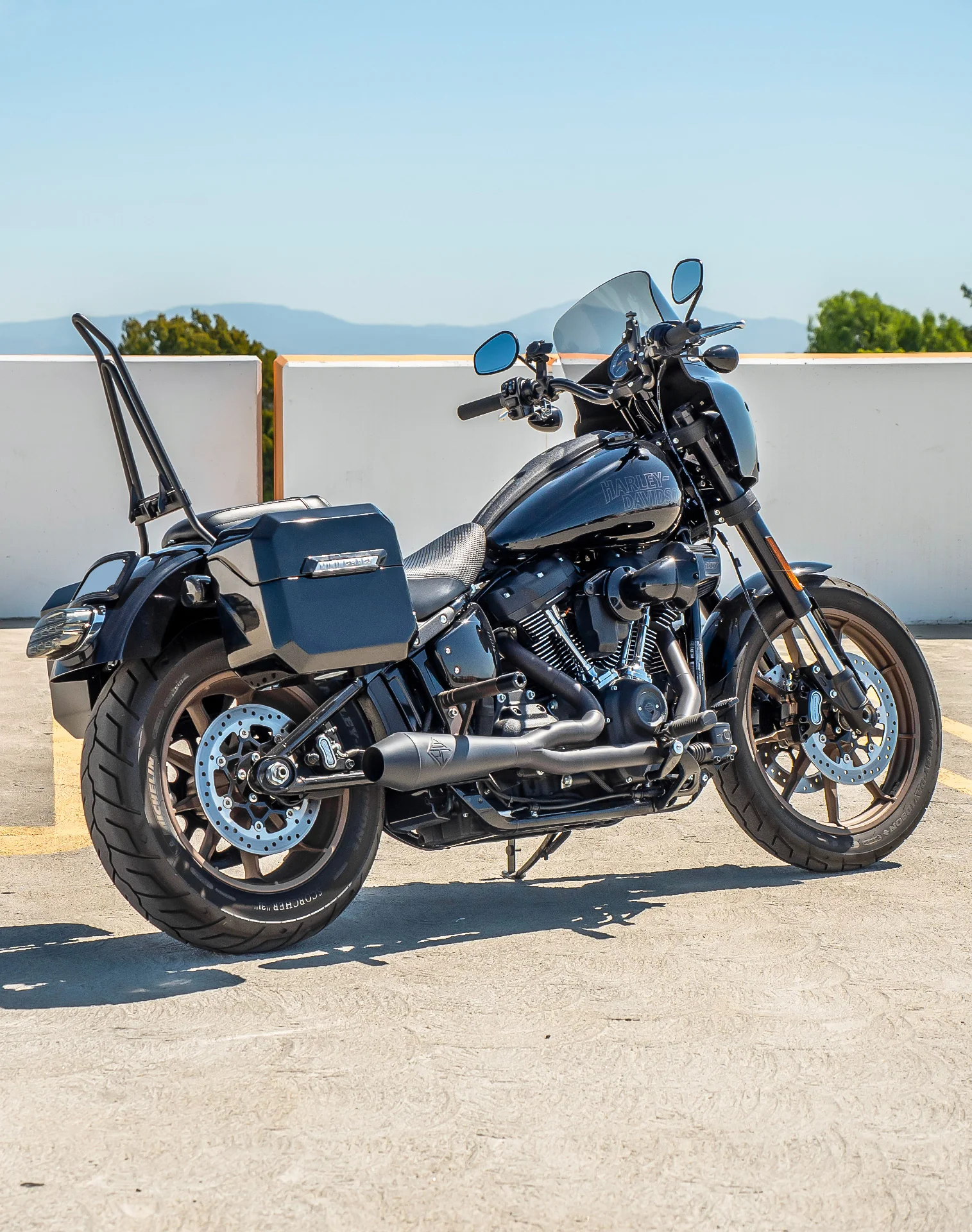 20L - Outlaw Quick-Mount Small Harley Softail Low Rider S FXLRS Painted Hard Saddlebags - Image 3