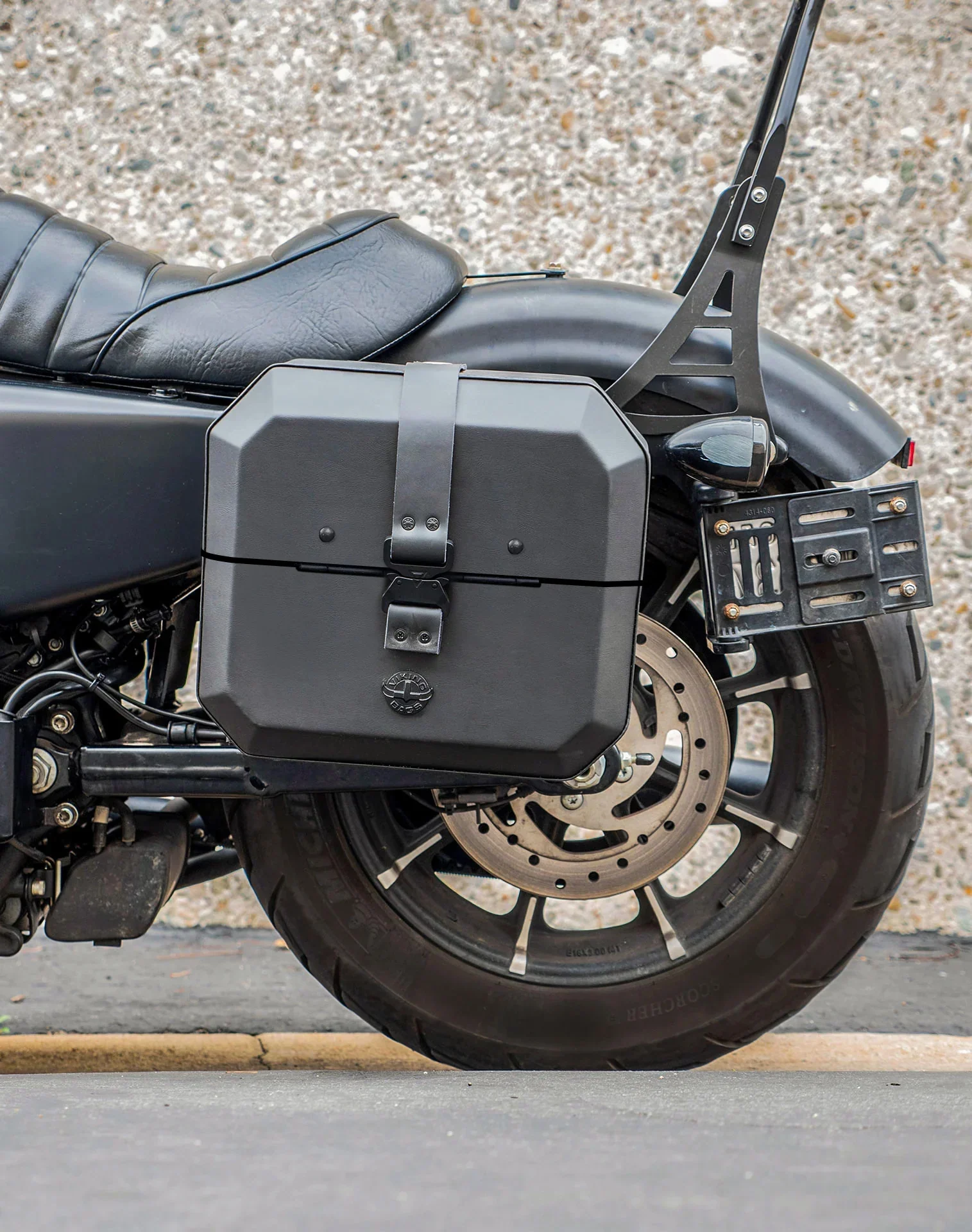 20L - Outlaw Quick-Mount Small Harley Sportster 883 Iron XL883N Leather Wrapped Hard Saddlebags - Image 4