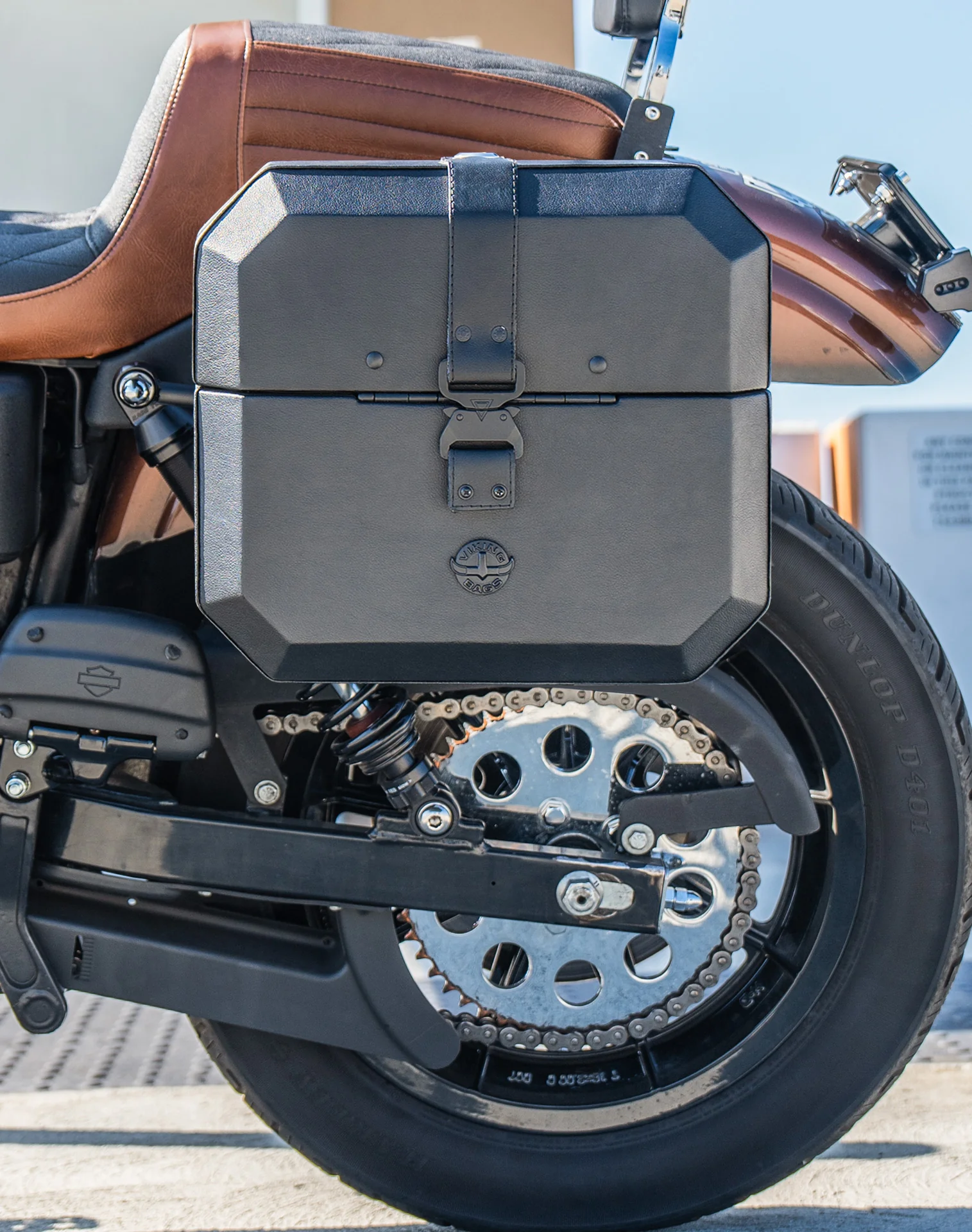 20L - Outlaw Quick-Mount Small Leather Wrapped Hard Saddlebags for Harley Dyna Super Glide Custom FXDC/I - Image 4