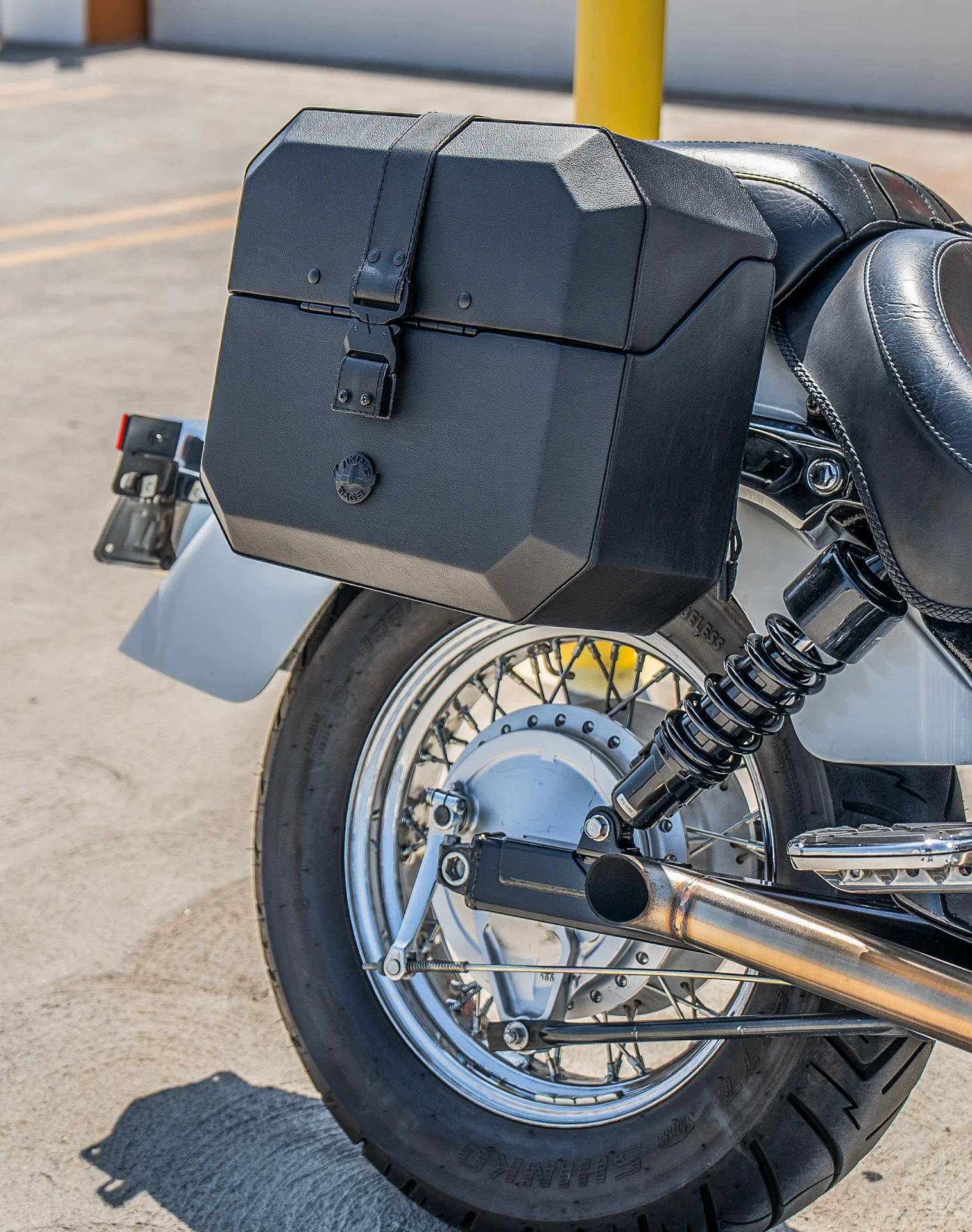 20L - Outlaw Quick-Mount Small Honda 750 Shadow Aero Leather Wrapped Hard Saddlebags - Image 5