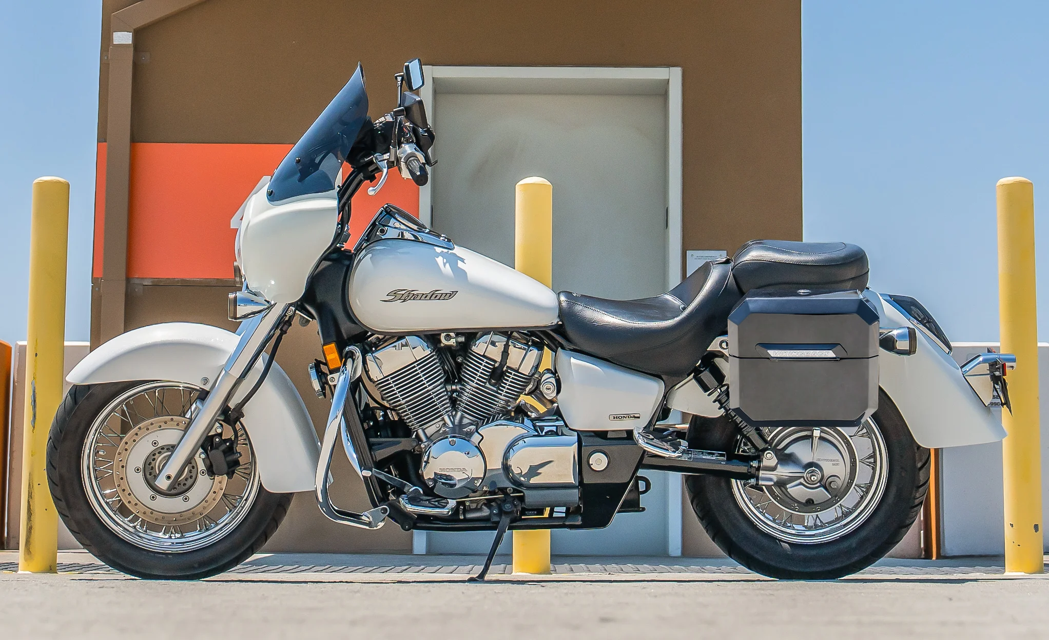 20L - Outlaw Quick-Mount Small Honda 750 Shadow Aero Painted Hard Saddlebags - Image 2