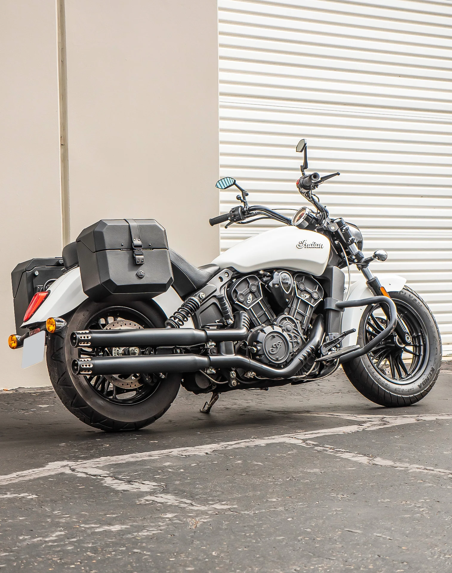 20L - Outlaw Quick-Mount Small Indian Scout Leather Wrapped Hard Saddlebags - Image 3