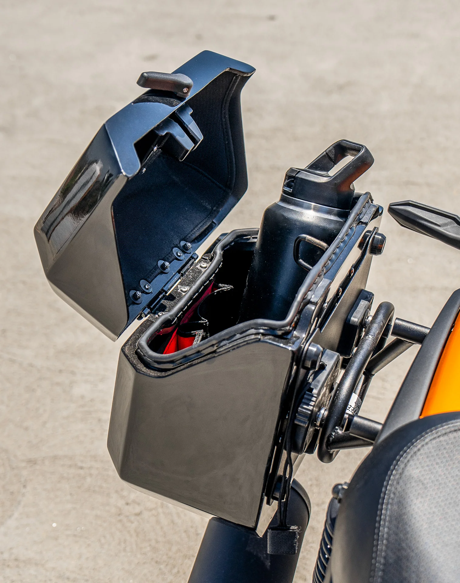 20L - Outlaw Quick-Mount Small Kawasaki Eliminator 450 Painted Hard Saddlebags - Image 6