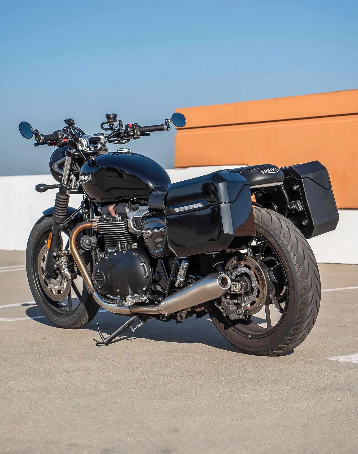 20L - Outlaw Quick-Mount Small Triumph Street Twin 900 (2016-21) Painted Hard Saddlebags - Image 3