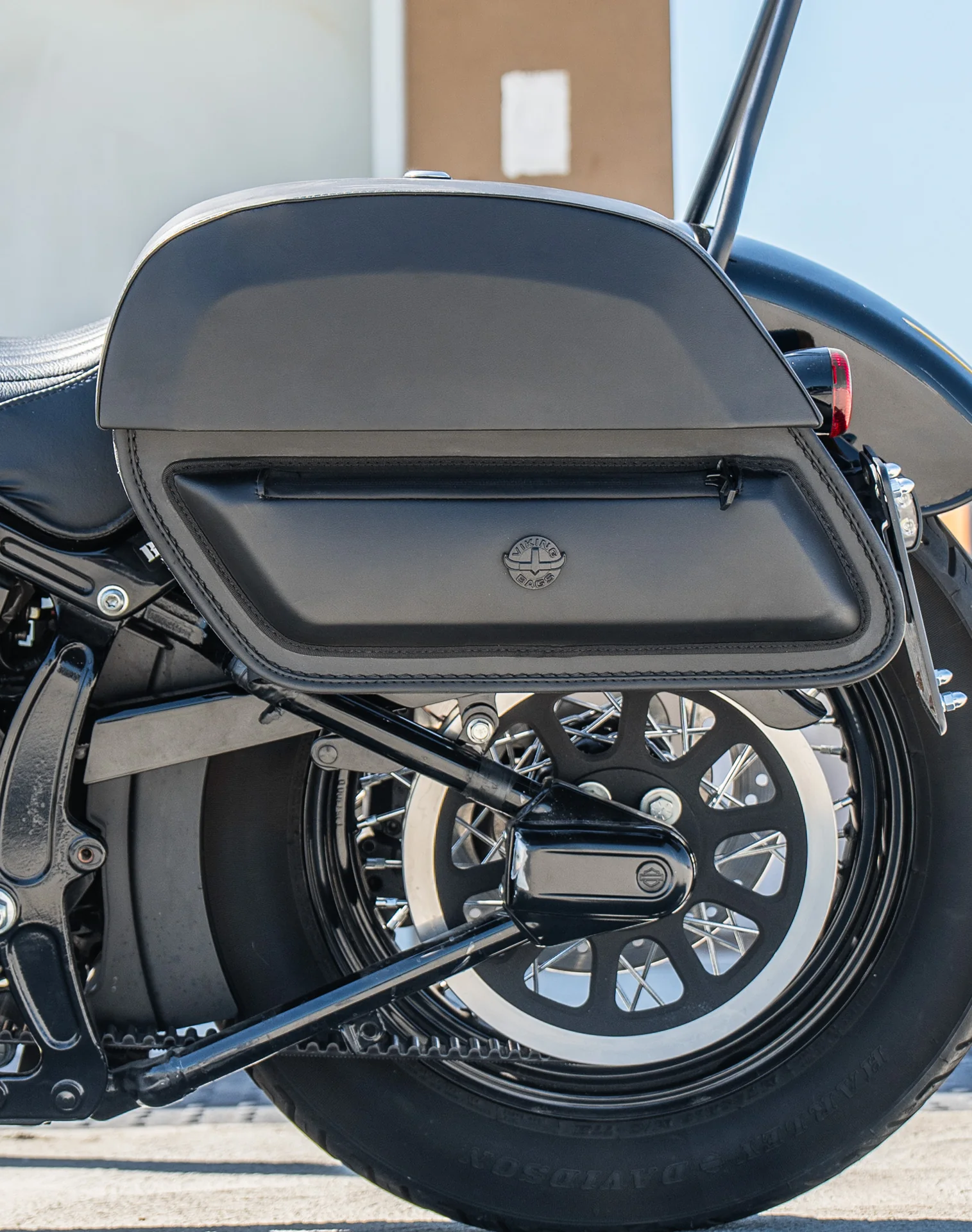 28L - Pantheon Quick-Mount Medium Harley Softail Slim FLS Motorcycle Saddlebags - Image 4