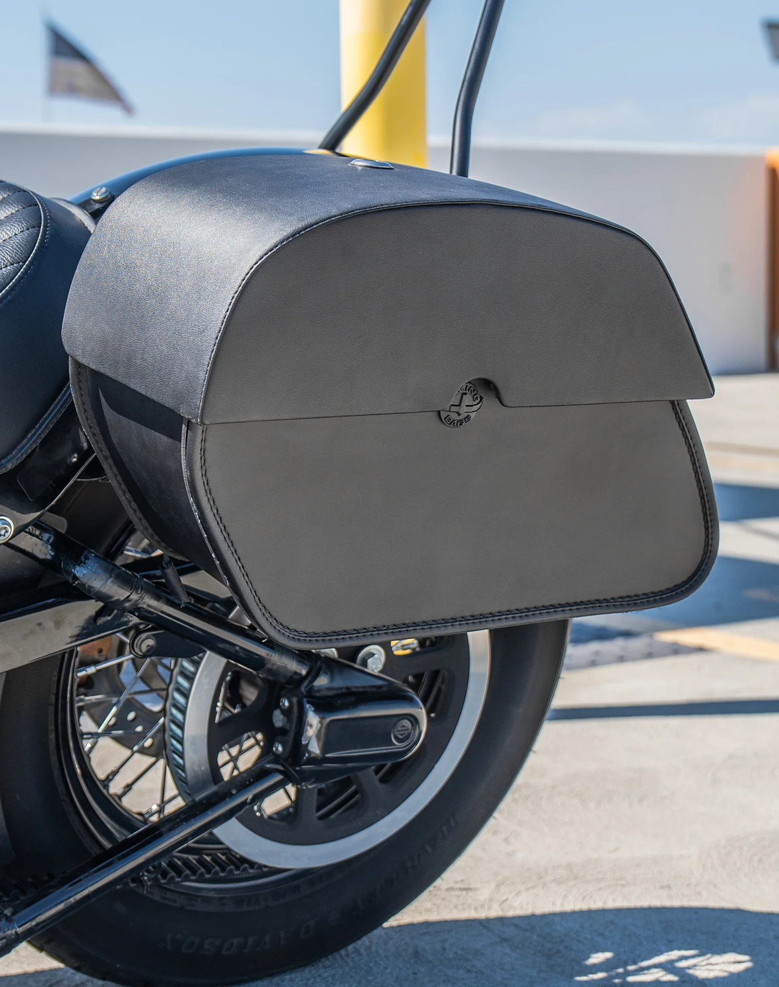28L - Panzer Quick-Mount Medium Harley Softail Slim FLS Leather Saddlebags - Image 5