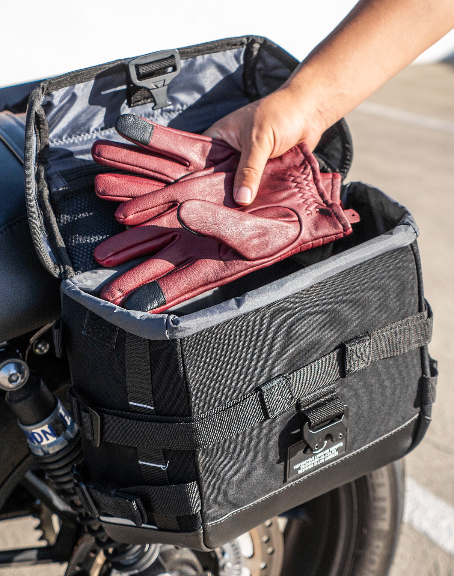10L - Incognito Quick Mount Small Triumph Street Twin 900 (2016-21) Solo Saddlebag (Left Only) - Image 6