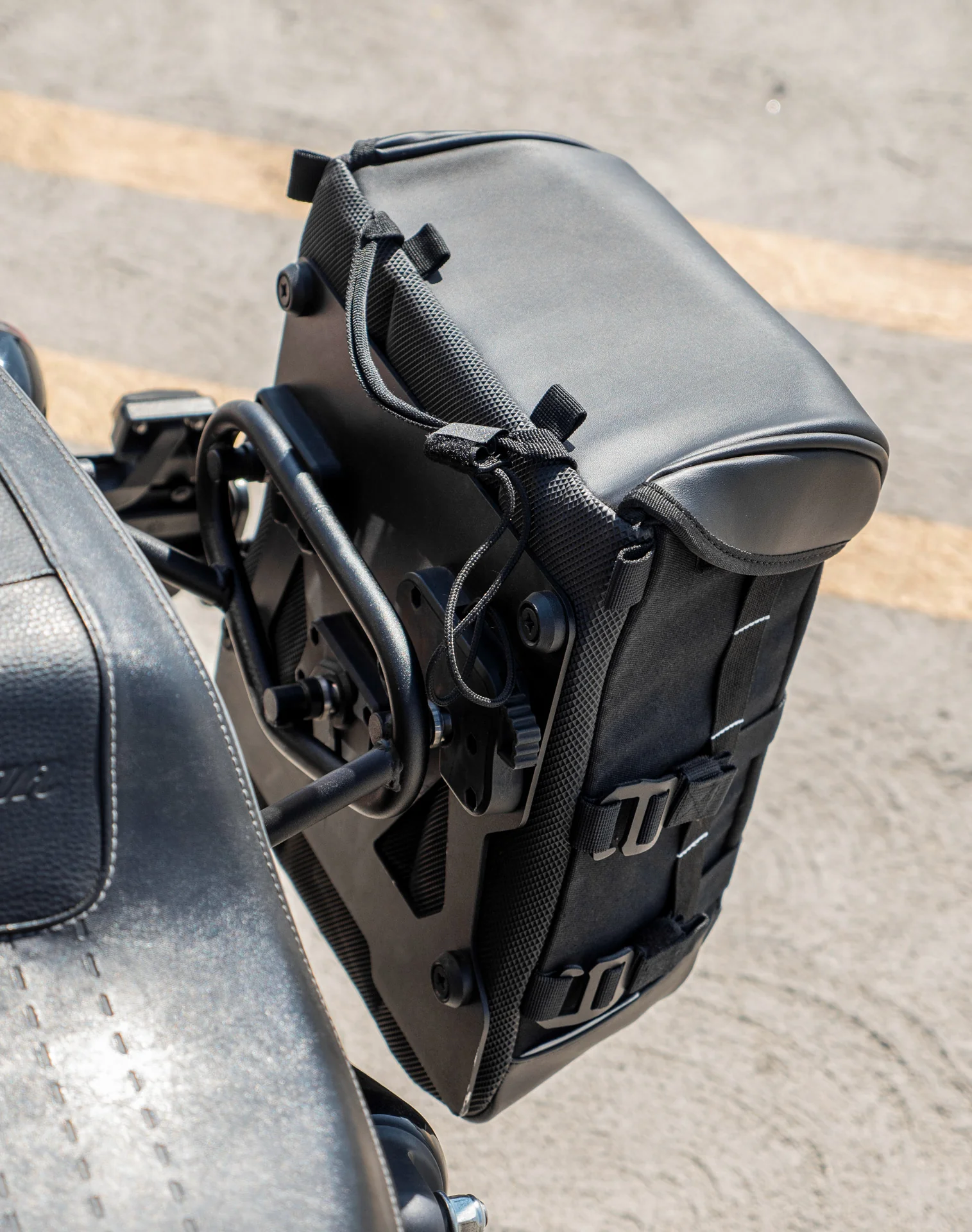 15L - Incognito Quick Mount Medium Indian Chief Bobber Solo Saddlebag (Left Only) - Image 5