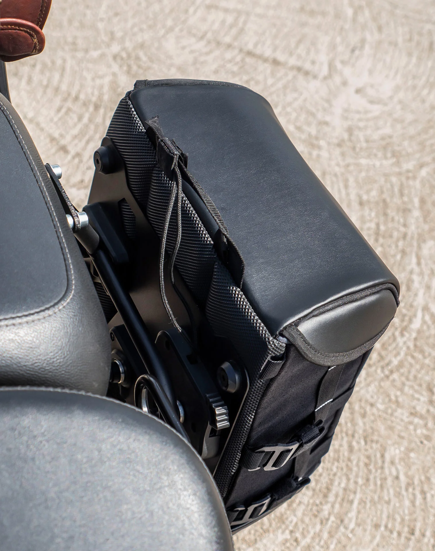 15L - Incognito Quick Mount Medium Royal Enfield Classic 350 Solo Saddlebag (Left Only) - Image 5