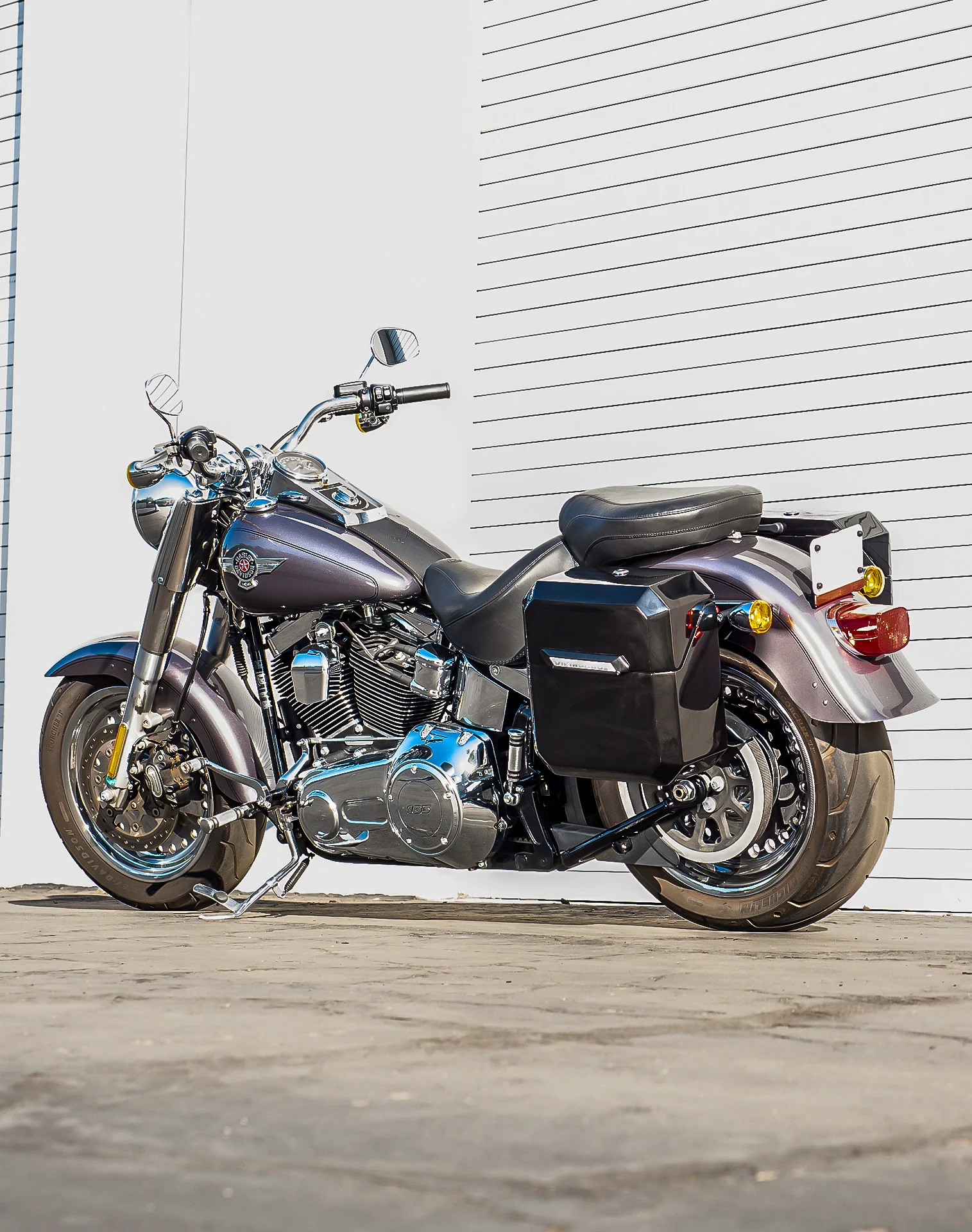 15L - Outlaw Quick Mount Medium Painted Hard Solo Saddlebag (Left Only) for Harley Softail Fat Boy FLSTF/I - Image 3