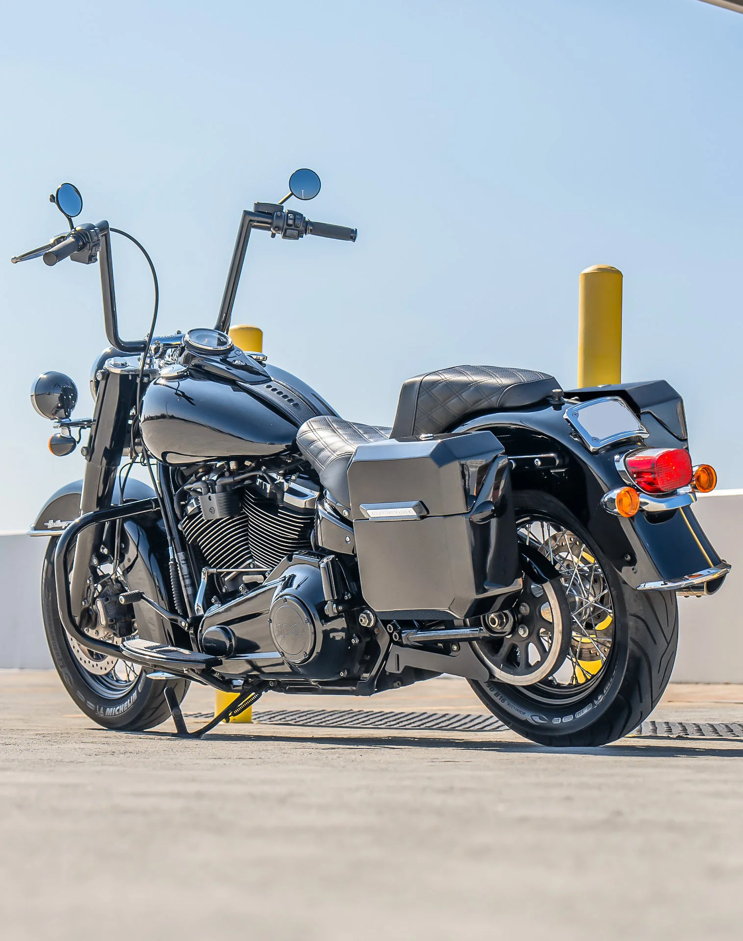15L - Outlaw Quick Mount Medium Harley Softail Heritage FLHC/S Painted Hard Solo Saddlebag (Left Only) - Image 3