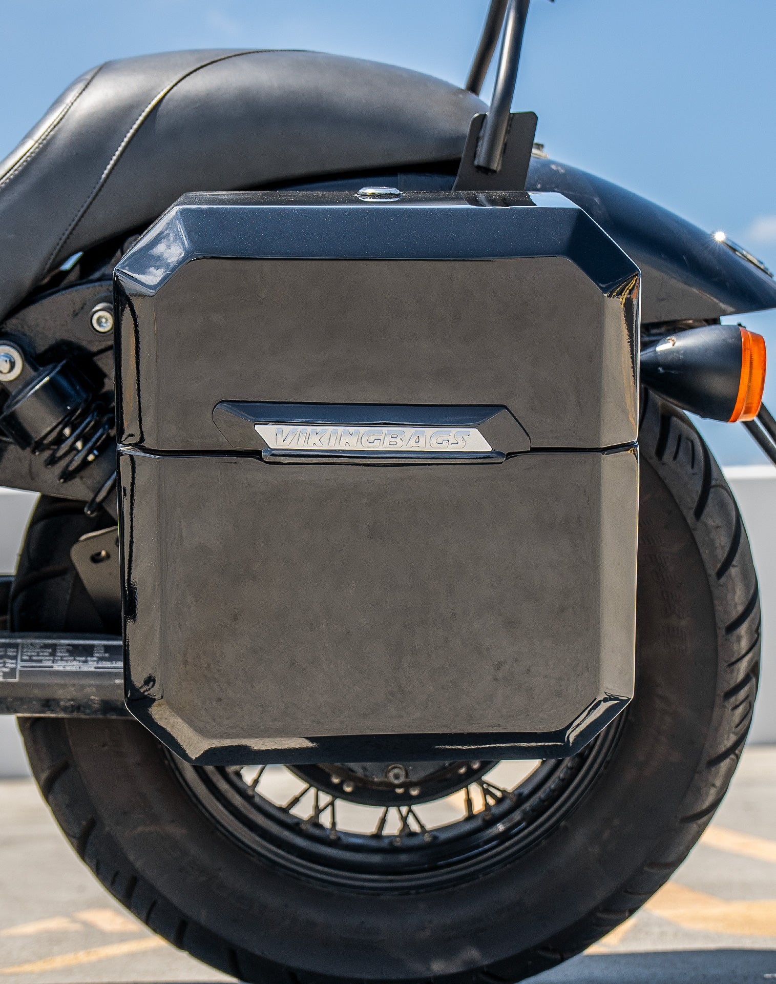 15L - Outlaw Quick Mount Medium Honda 750 Shadow Phantom Painted Hard Solo Saddlebag (Left Only) - Image 4