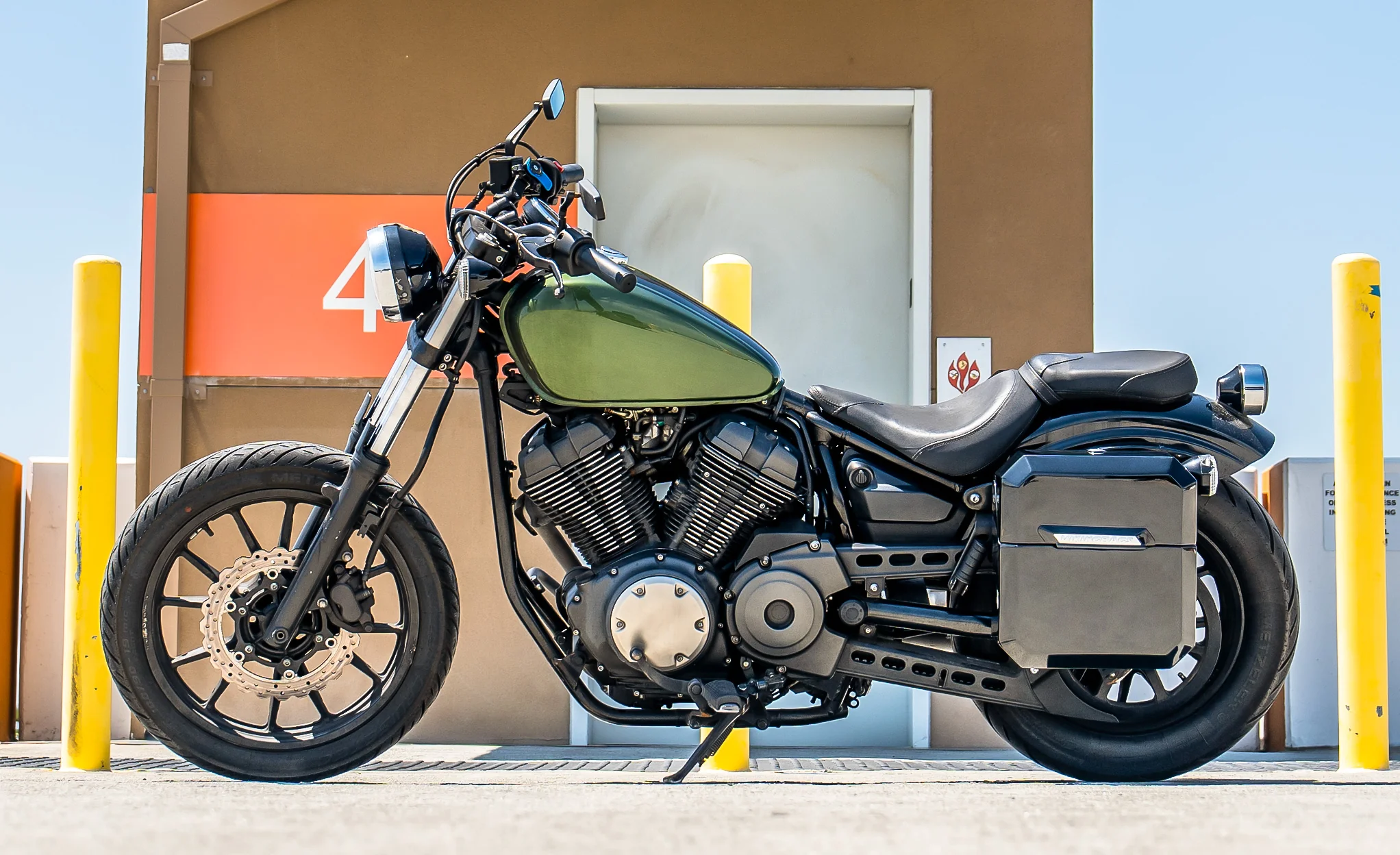 15L - Outlaw Quick Mount Medium Yamaha Bolt Specific Painted Hard Solo Saddlebag (Left Only) - Image 2