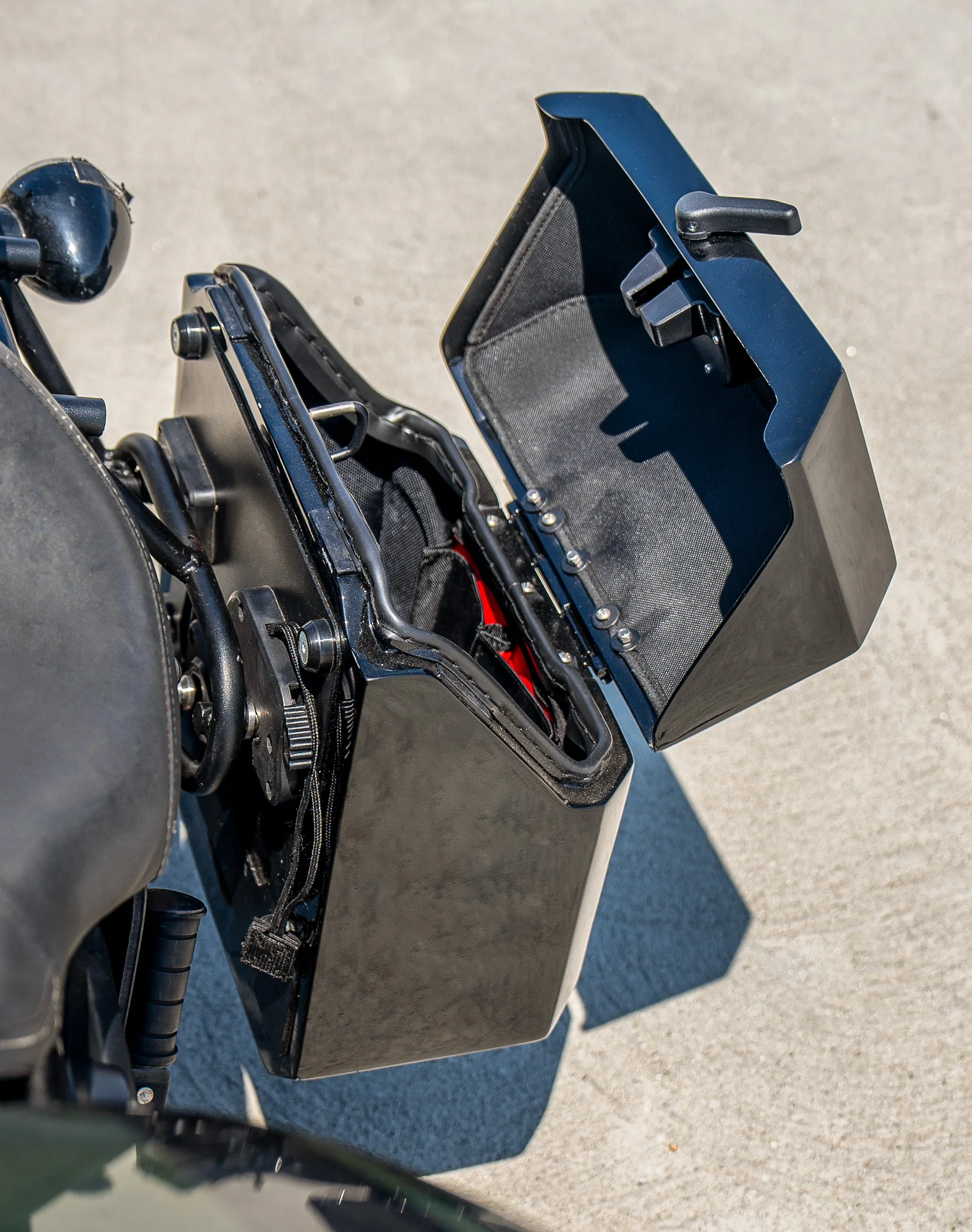 15L - Outlaw Quick Mount Medium Yamaha Bolt Specific Painted Hard Solo Saddlebag (Left Only) - Image 6