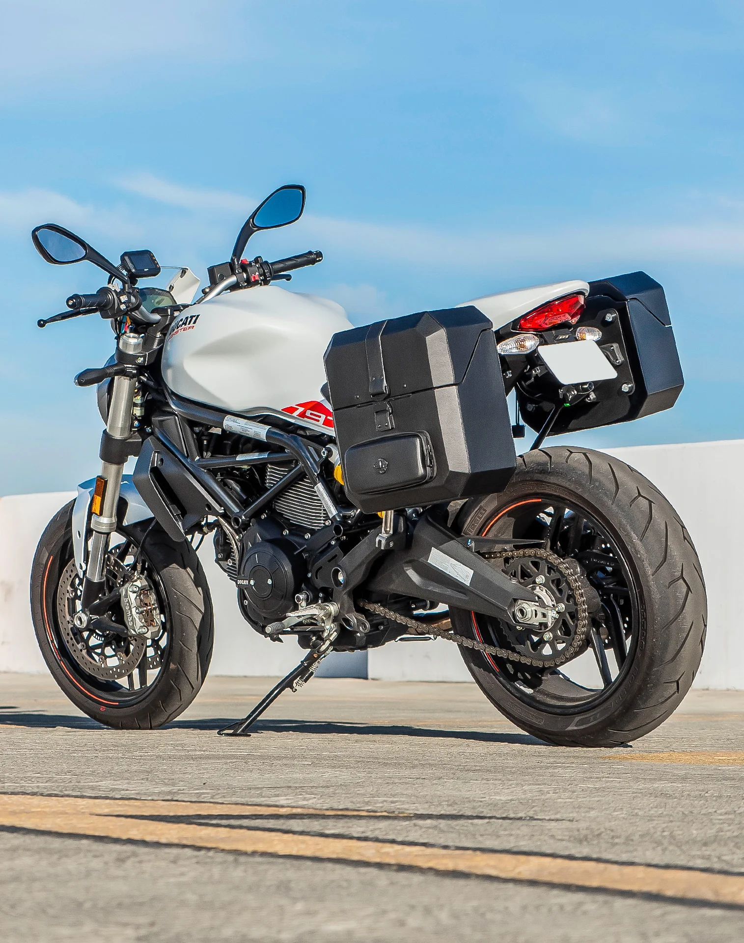 15L - Outlaw Quick Mount Medium Ducati Monster 797 Hard Solo Saddlebag (Left Only) - Image 3