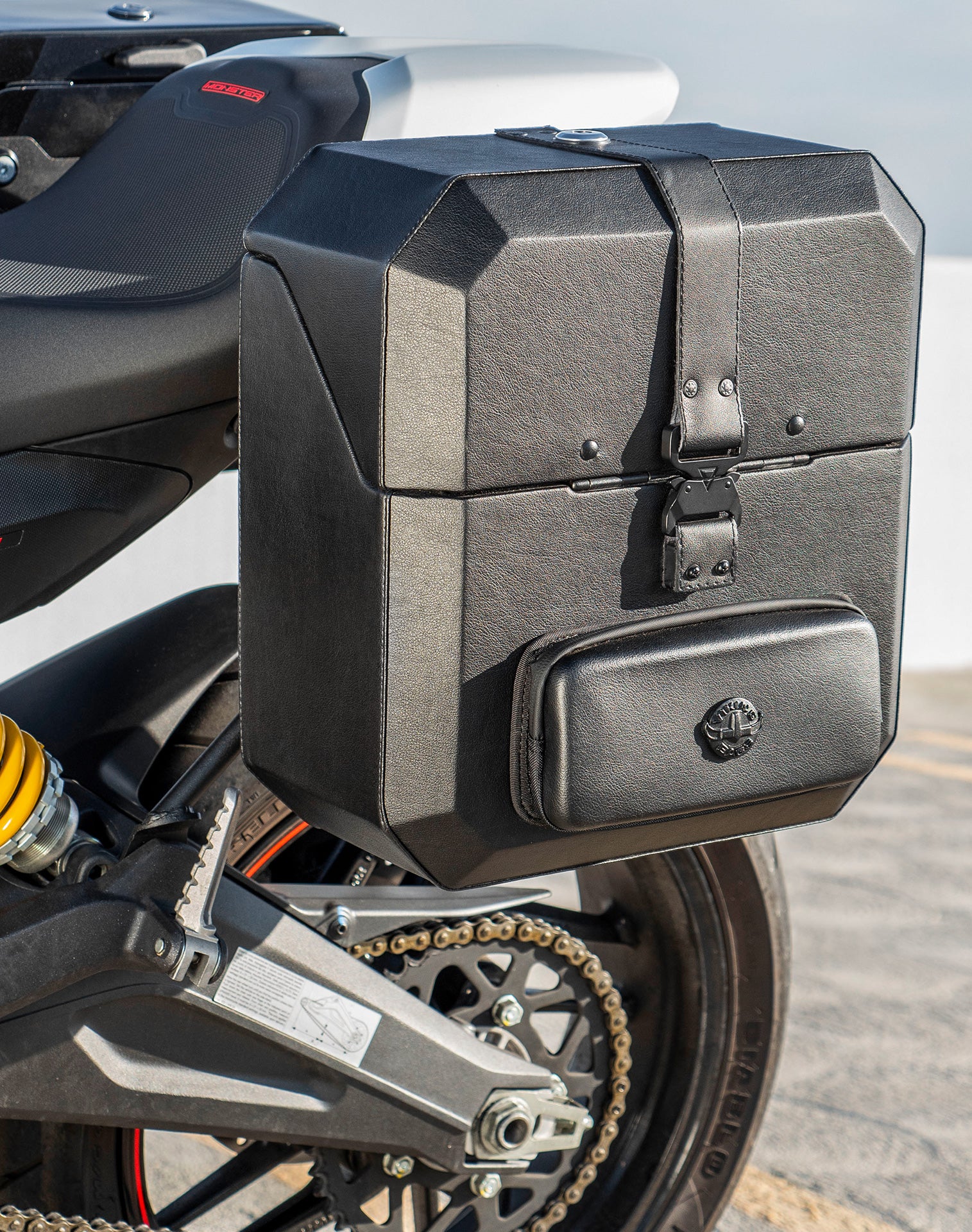 15L - Outlaw Quick Mount Medium Ducati Monster 797 Hard Solo Saddlebag (Left Only) - Image 4