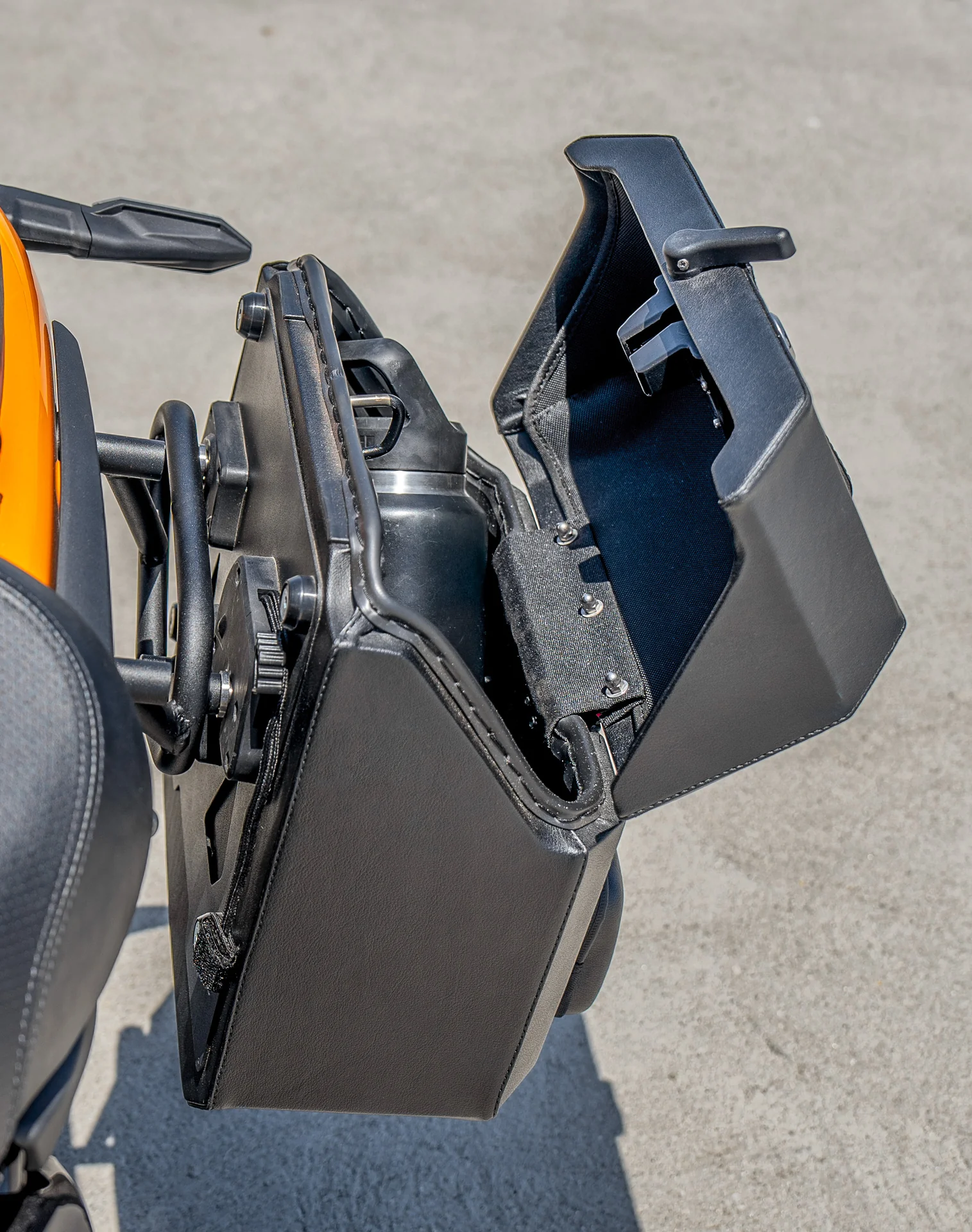 15L - Outlaw Quick Mount Medium Kawasaki Eliminator 450 Hard Solo Saddlebag (Left Only) - Image 6