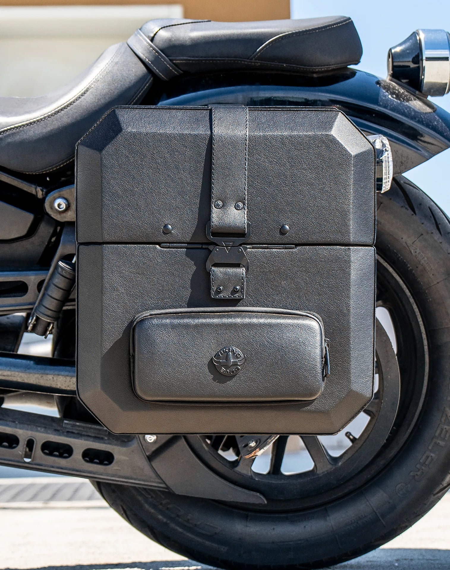 15L - Outlaw Quick Mount Medium Yamaha Bolt Specific Hard Solo Saddlebag (Left Only) - Image 4