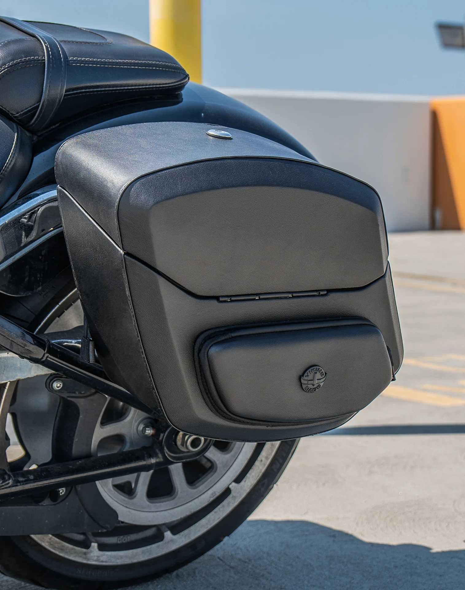 12L - Ironclad Quick Mount Medium Harley Softail Fat Boy FLFB/S Hard Solo Saddlebag (Left Only) - Image 5