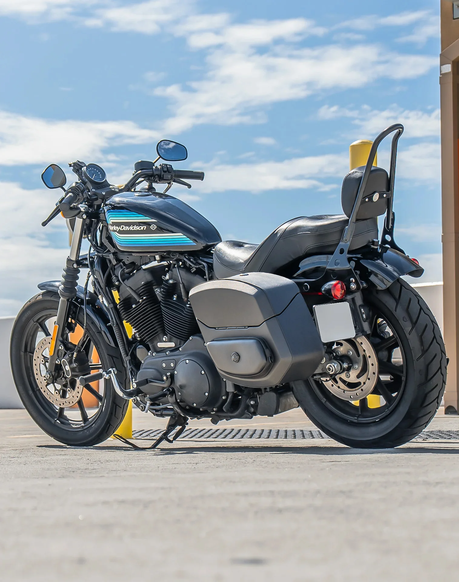 12L - Ironclad Quick Mount Medium Harley Sportster Iron 1200 XL1200NS Hard Solo Saddlebag (Left Only) - Image 3