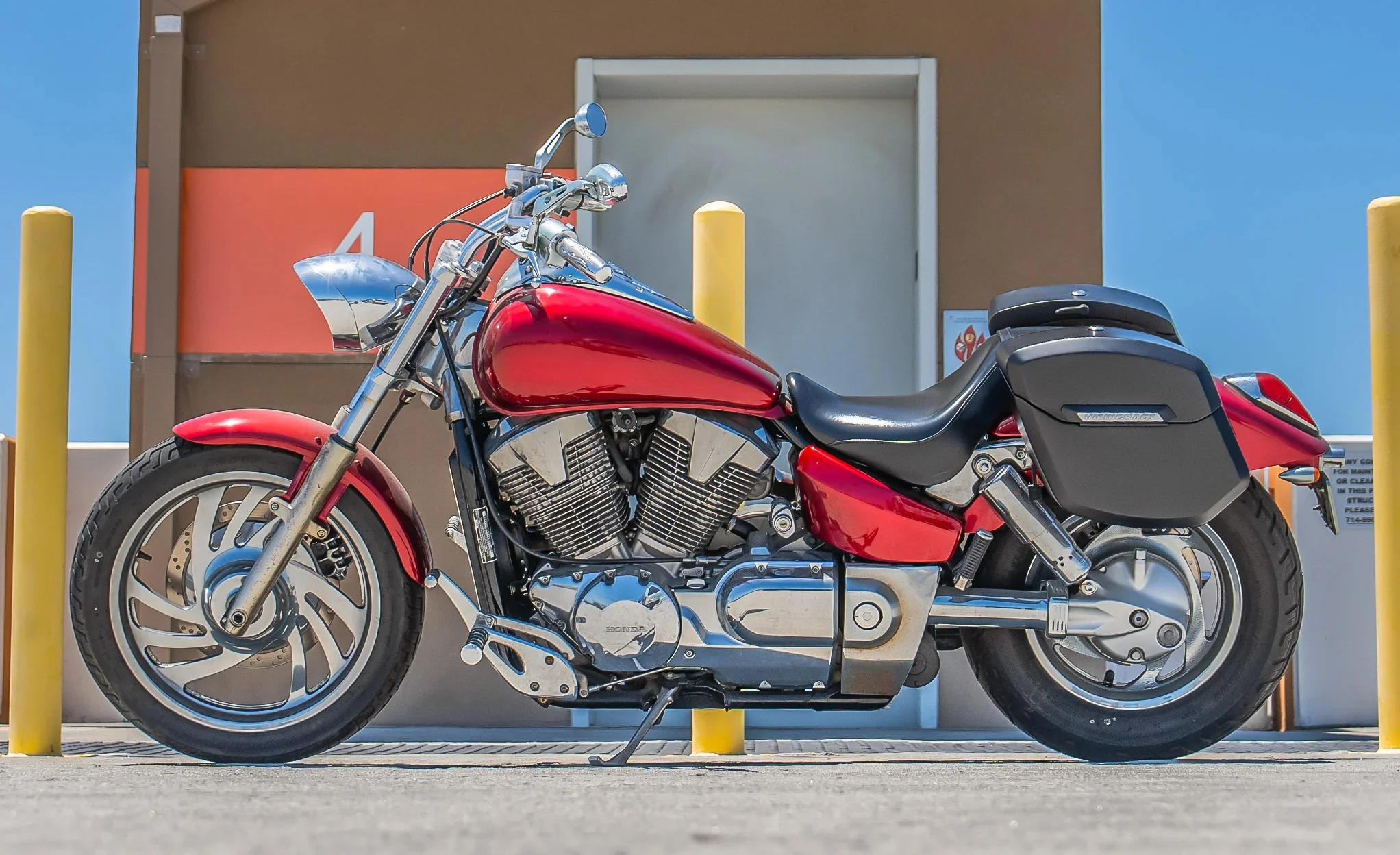 24L - Ironclad Quick-Mount Medium Honda VTX 1300 C Matte Hard Saddlebags - Image 2
