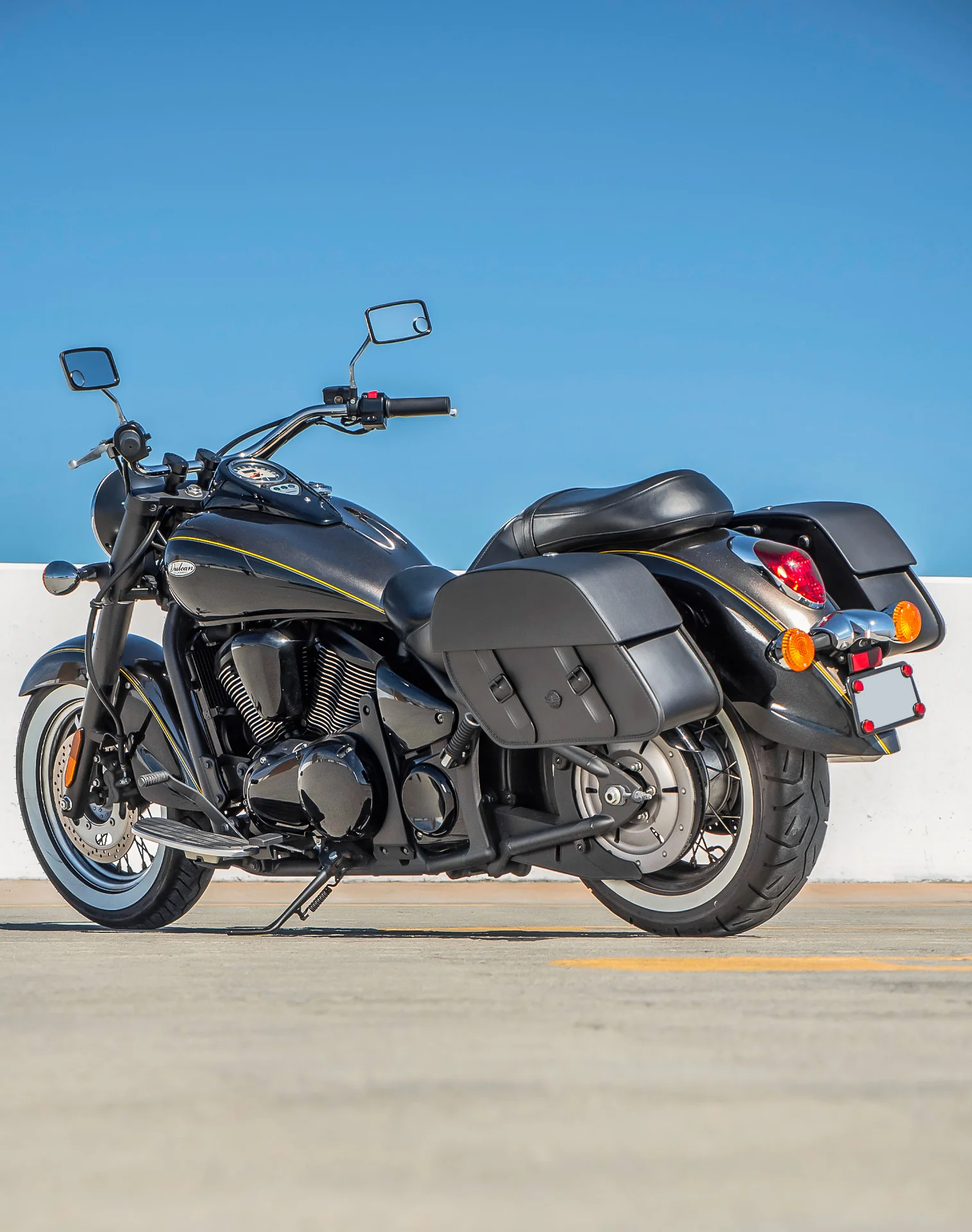 28L - Baelor Medium Quick Mount Kawasaki Vulcan 900 Classic VN900 Motorcycle Saddlebags - Image 3