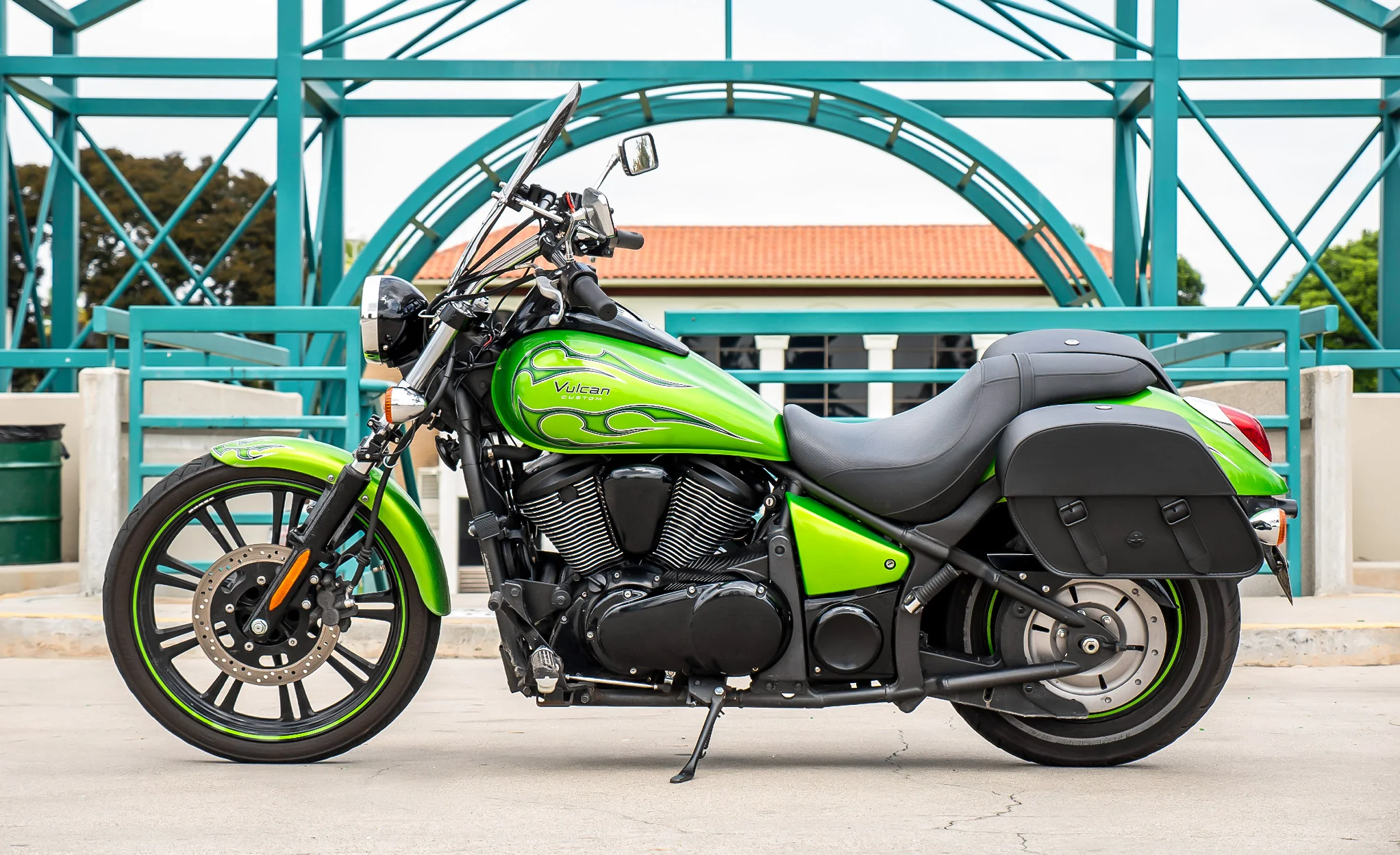 28L - Baelor Medium Quick Mount Kawasaki Vulcan 900 Custom VN900C Motorcycle Saddlebags - Image 2