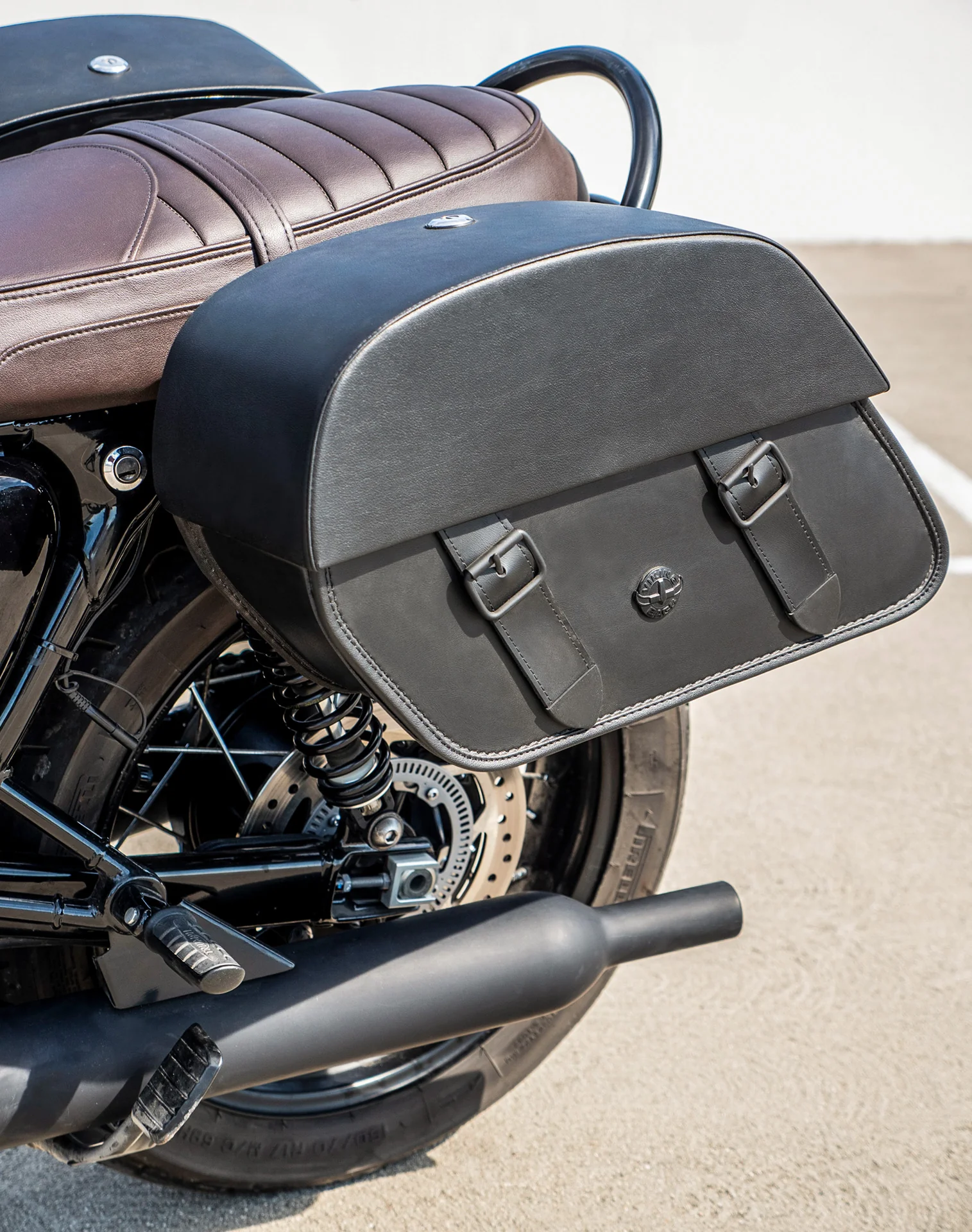 28L - Baelor Medium Quick Mount Triumph Bonneville T120 Motorcycle Saddlebags - Image 4