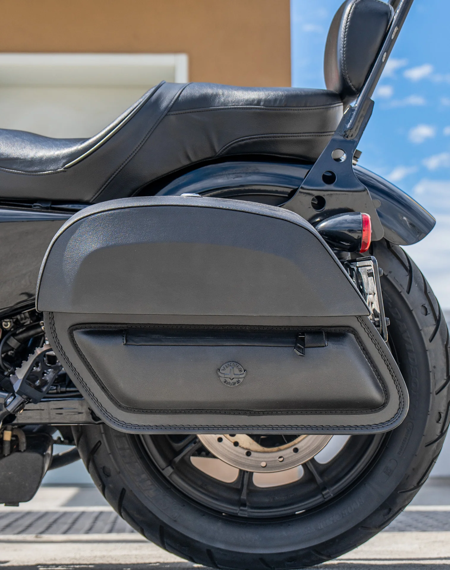 28L - Pantheon Medium Quick Mount Motorcycle Saddlebags For Harley Sportster 1200 Iron XL1200NS - Image 4