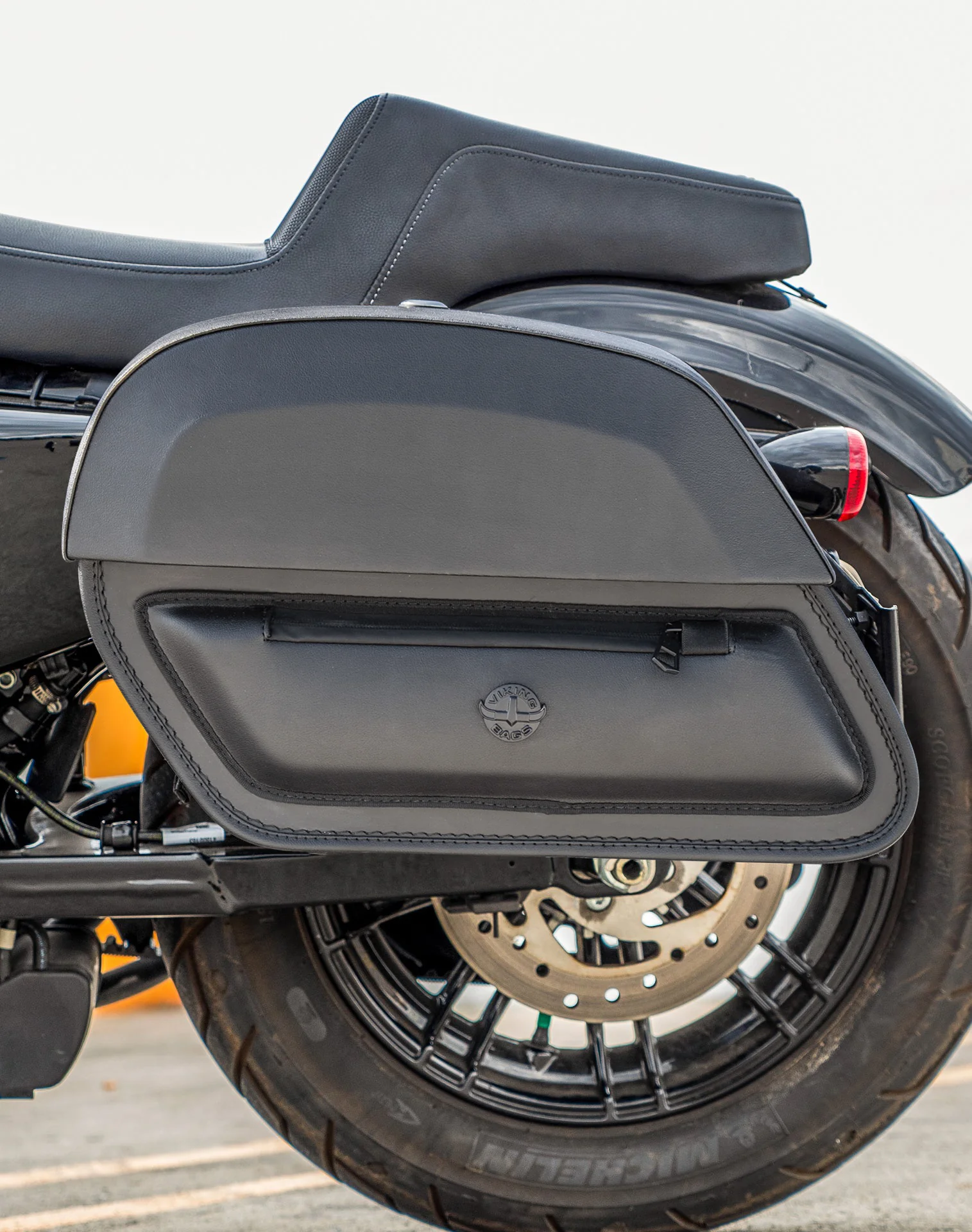28L - Pantheon Medium Quick Mount Motorcycle Saddlebags For Harley Sportster Forty Eight XL1200X/XL1200XS - Image 4